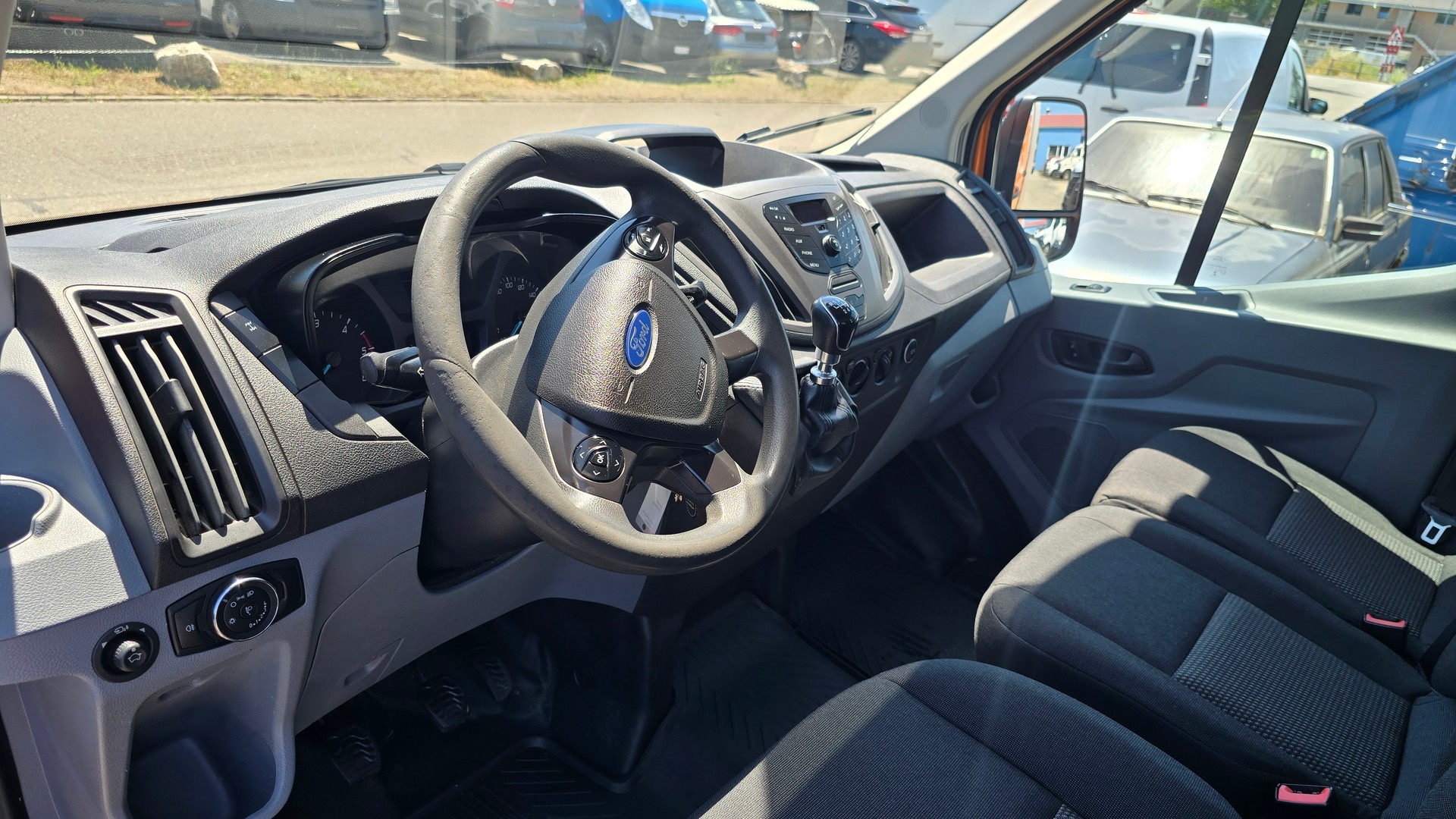 FORD Transit 350 L2 Trend 2.0 TDCi 130 4WD-image-11