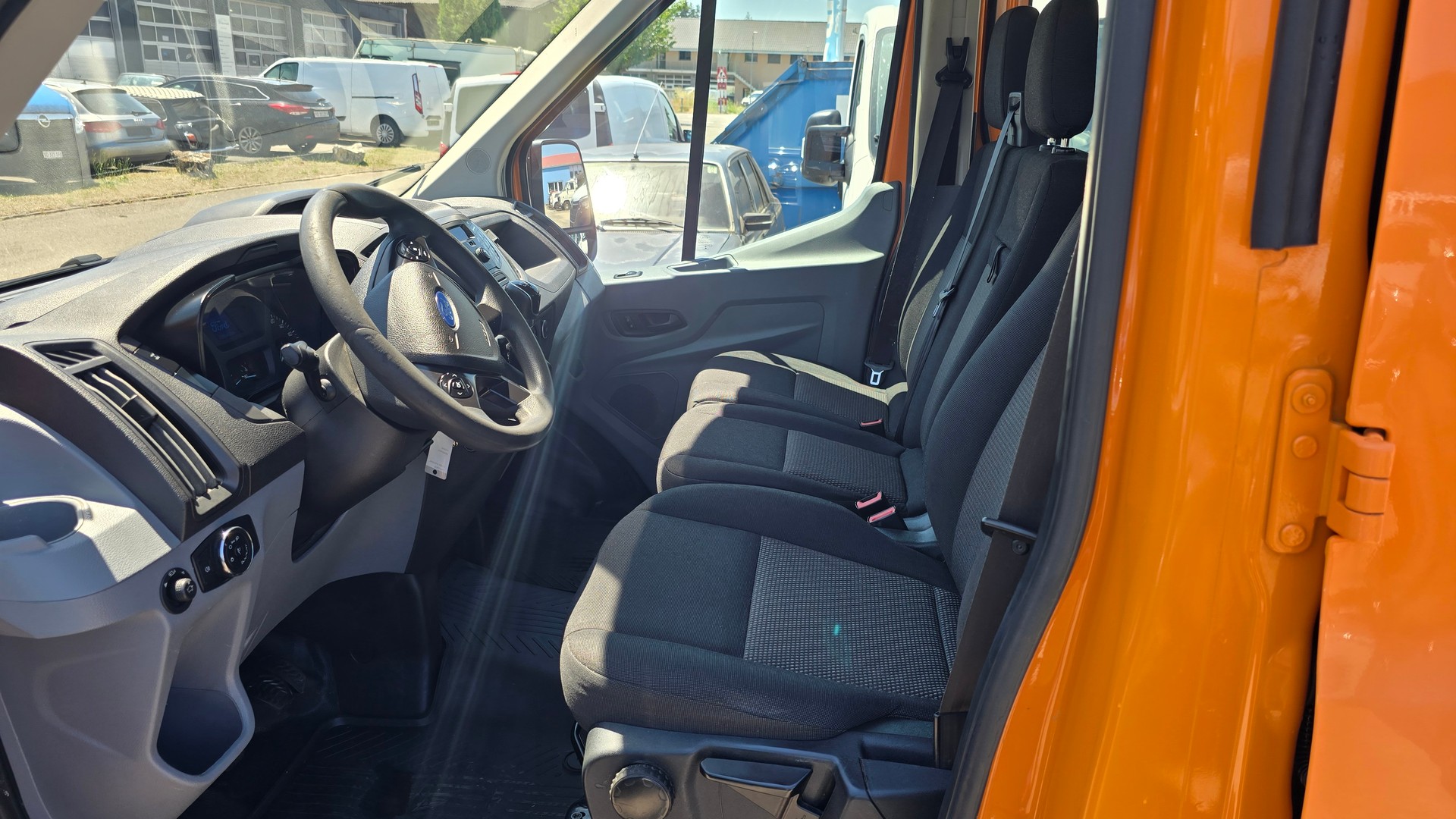 FORD Transit 350 L2 Trend 2.0 TDCi 130 4WD-image-10