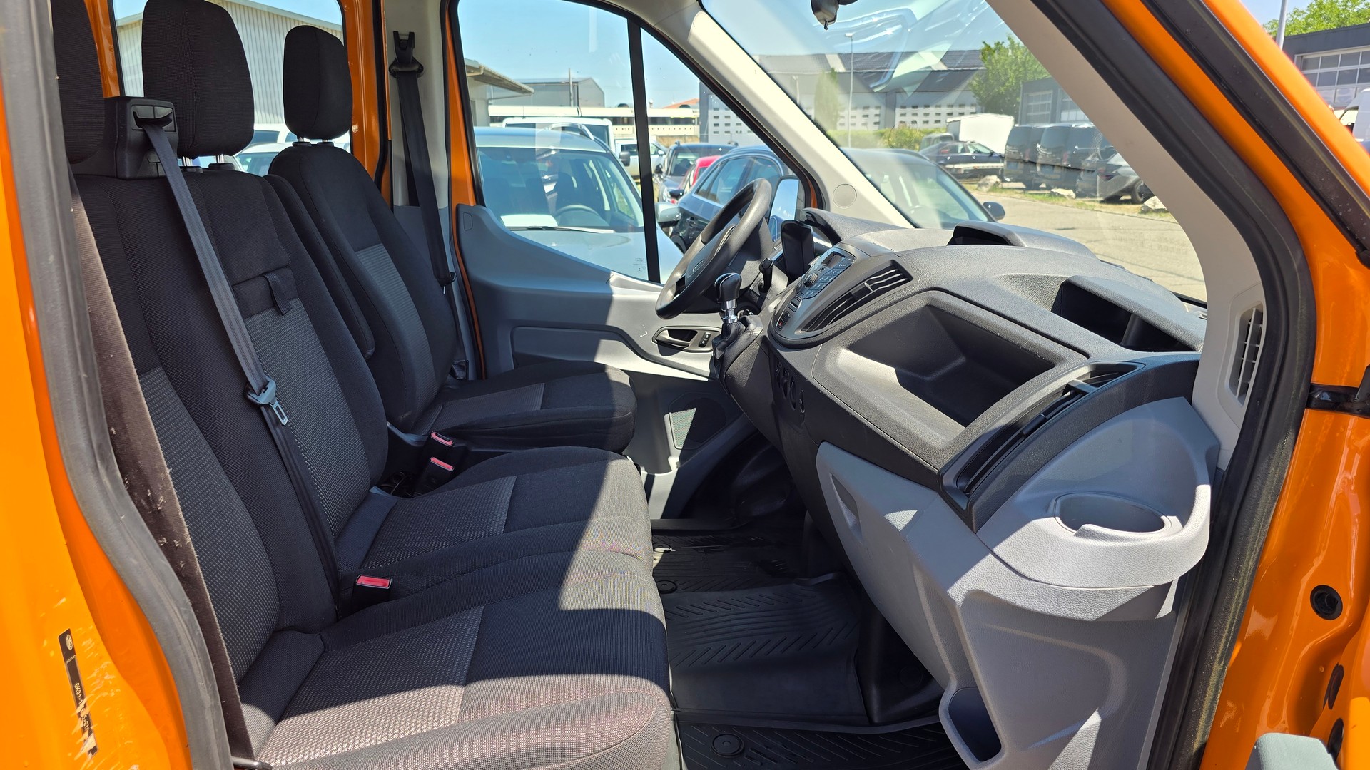FORD Transit 350 L2 Trend 2.0 TDCi 130 4WD-image-8
