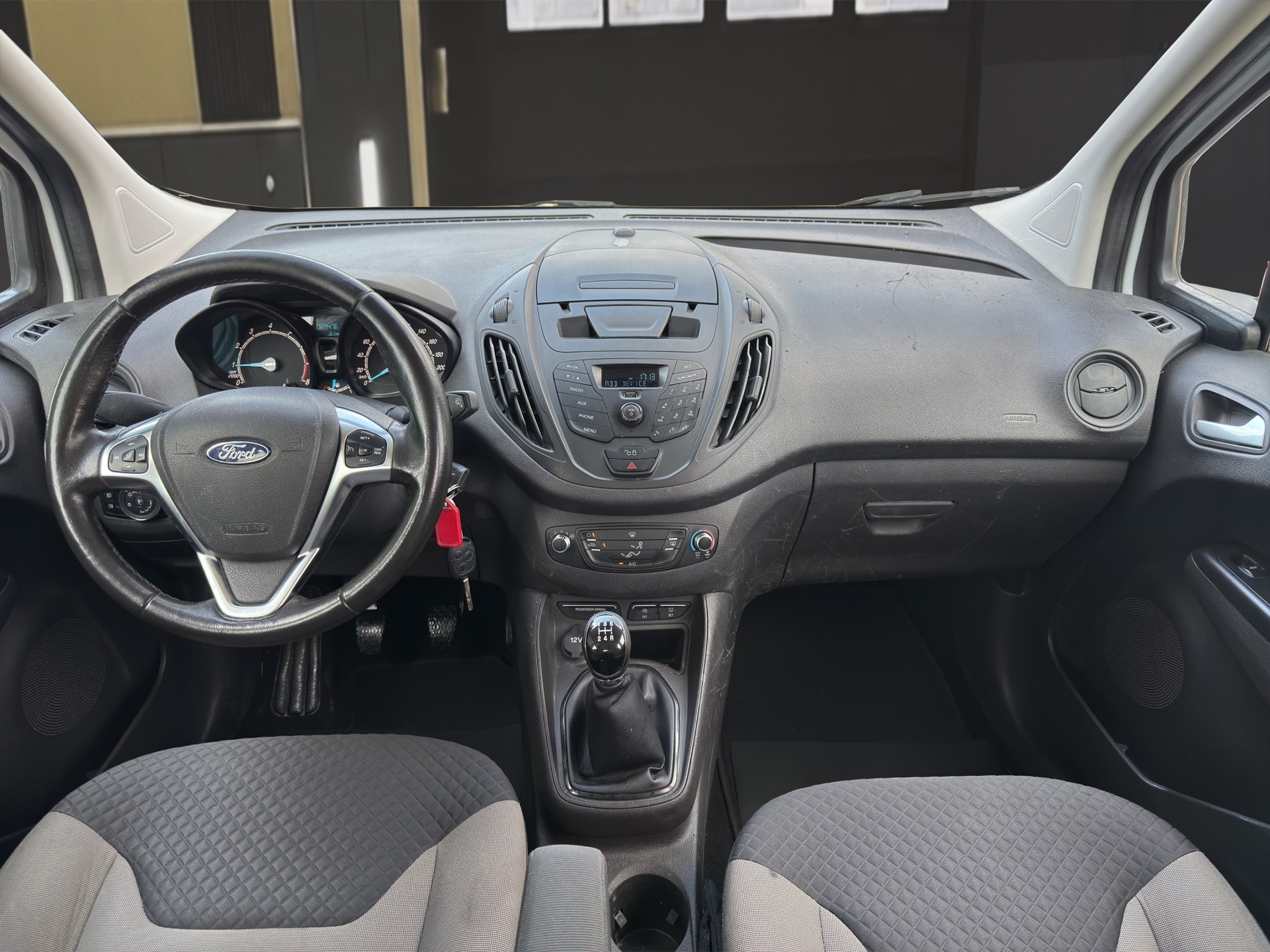 FORD Tourneo Courier 1.0 SCTi Trend-image-10