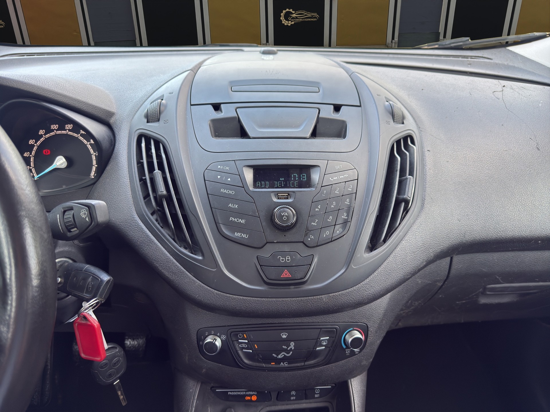 FORD Tourneo Courier 1.0 SCTi Trend-image-14