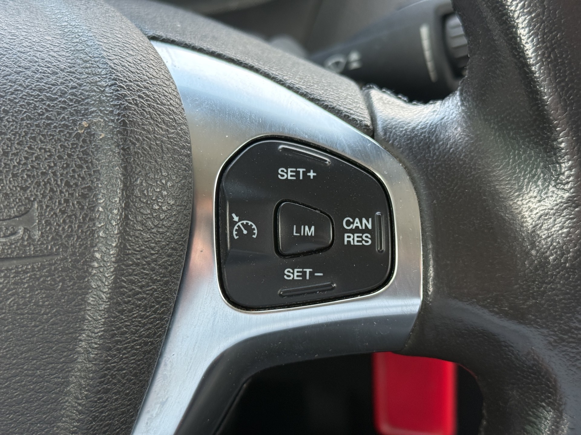 FORD Tourneo Courier 1.0 SCTi Trend-image-15