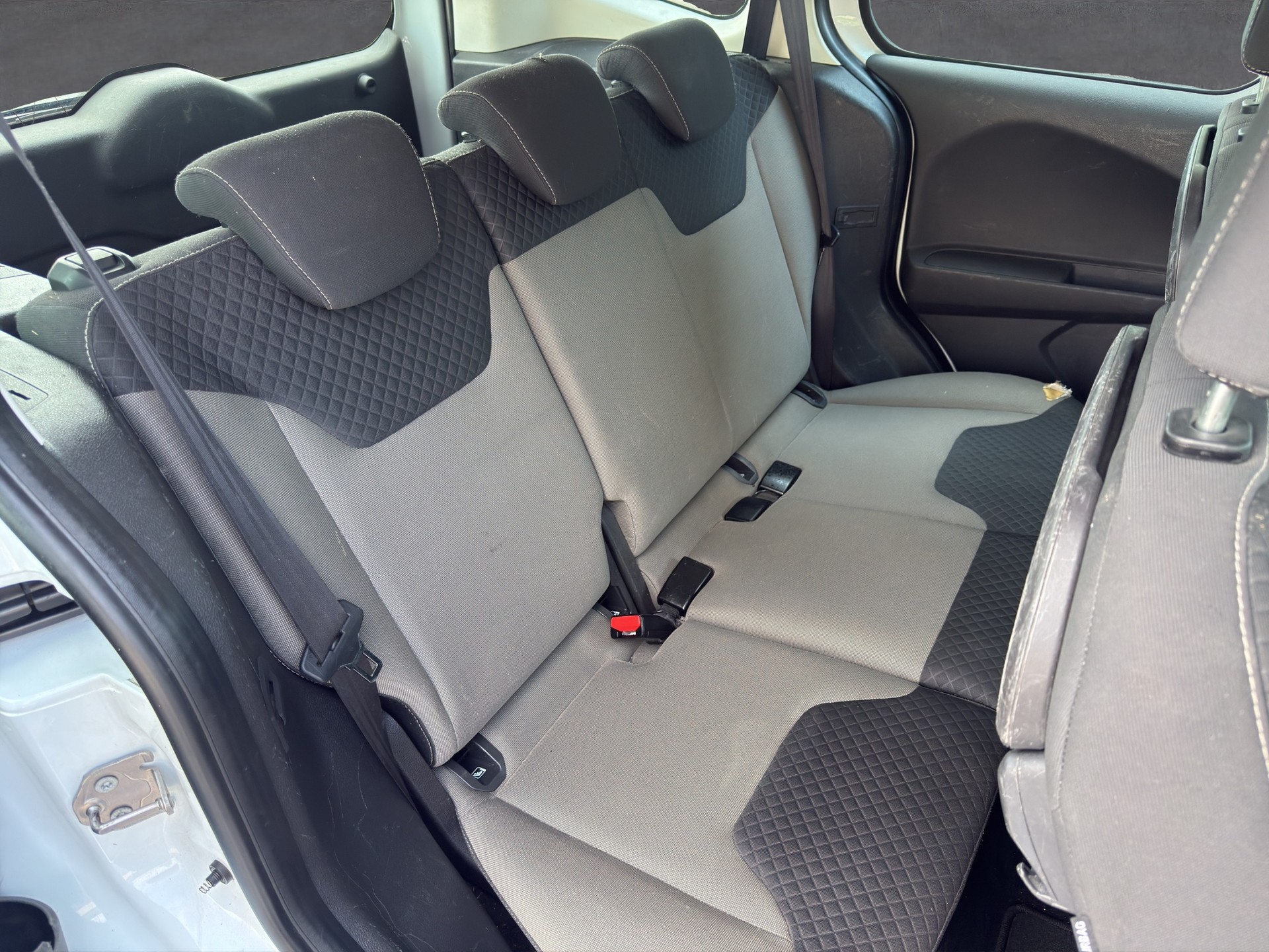 FORD Tourneo Courier 1.0 SCTi Trend-image-12