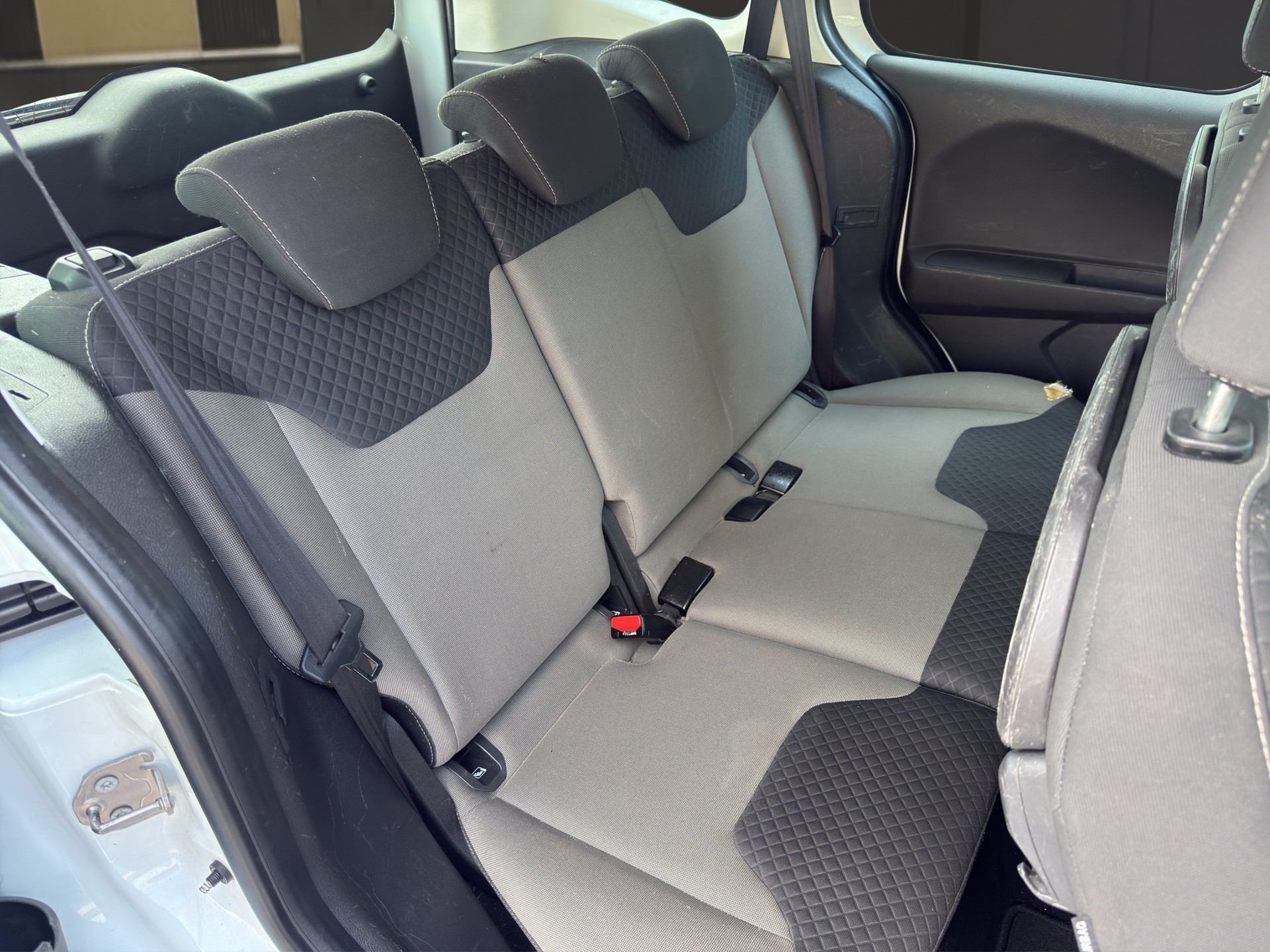 FORD Tourneo Courier 1.0 SCTi Trend-image-12