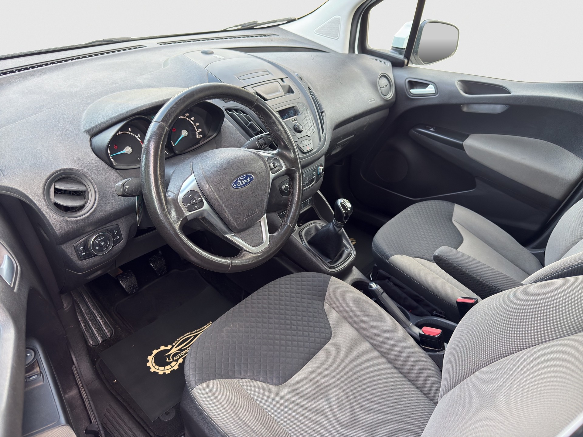 FORD Tourneo Courier 1.0 SCTi Trend-image-8