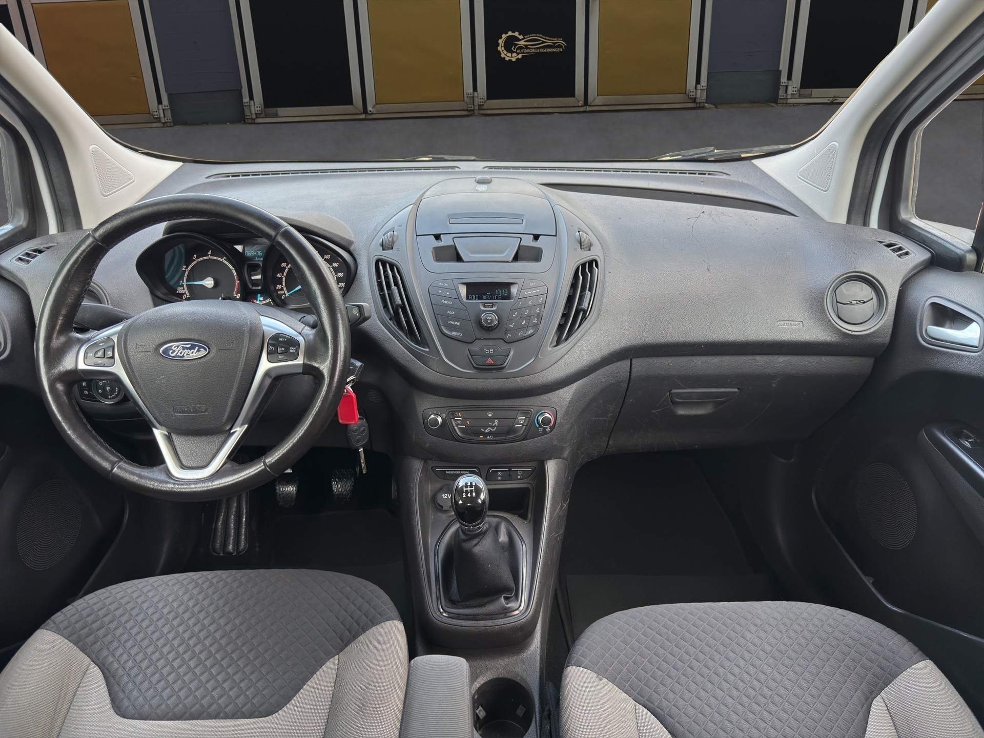 FORD Tourneo Courier 1.0 SCTi Trend-image-10