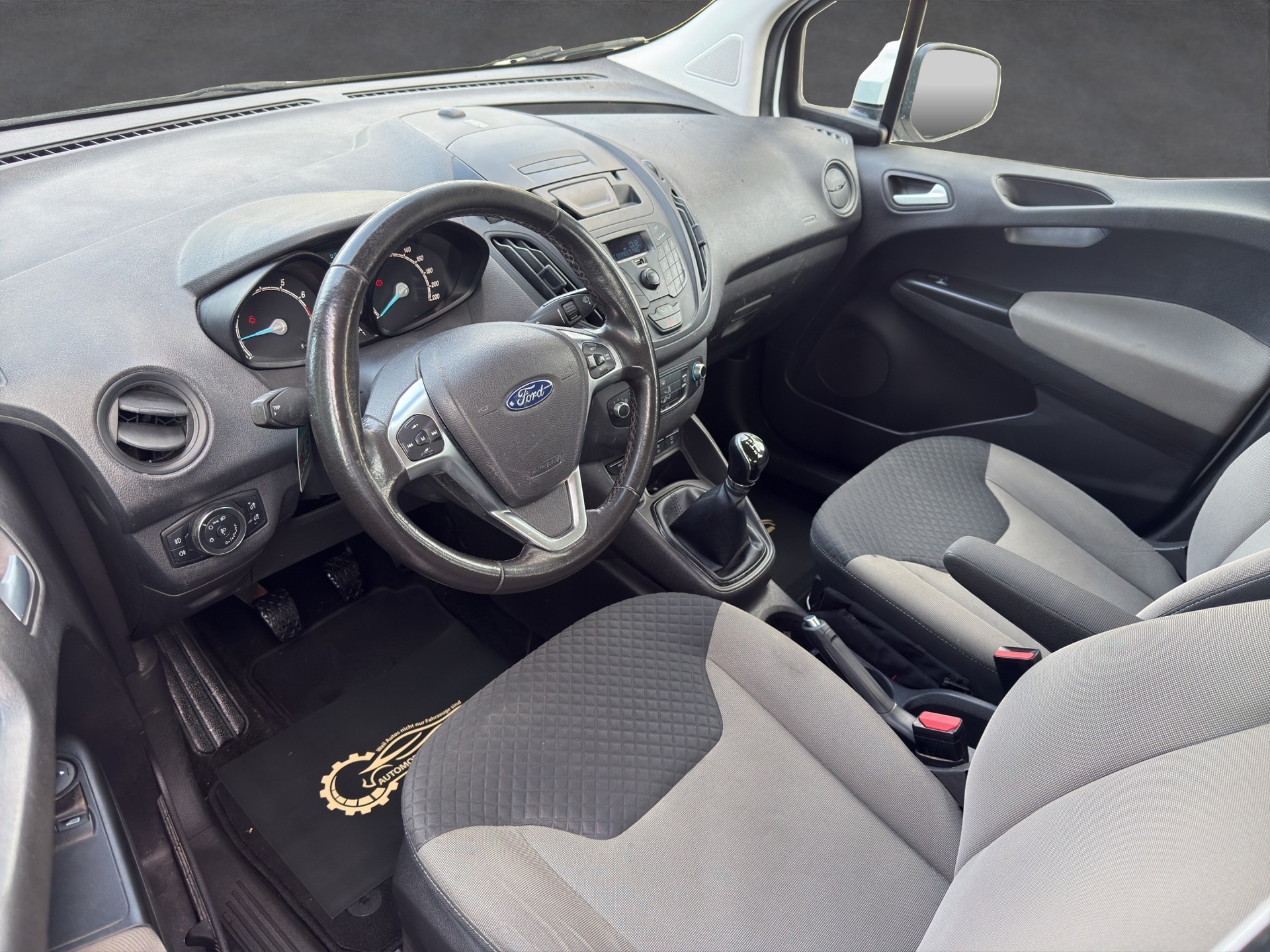 FORD Tourneo Courier 1.0 SCTi Trend-image-8