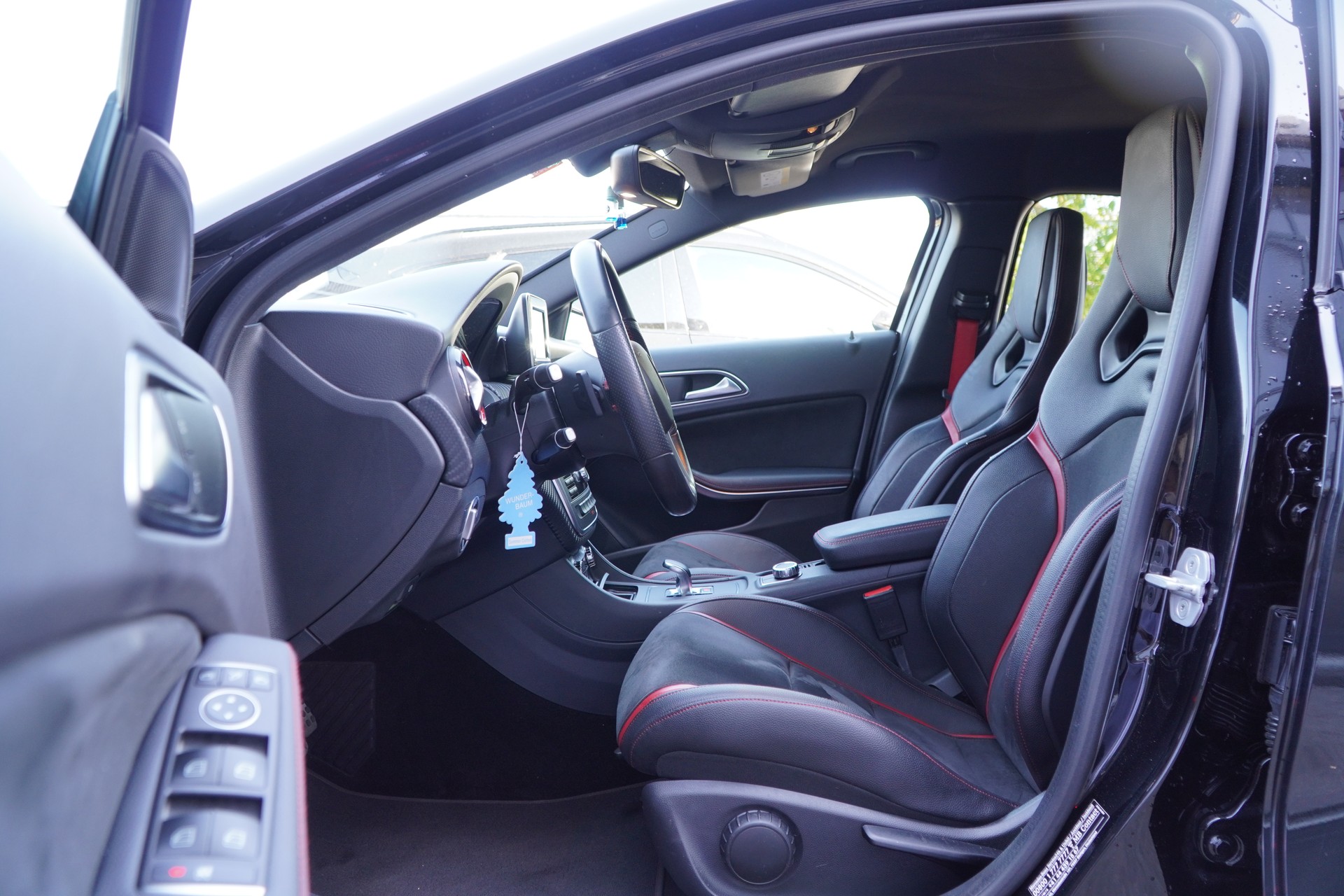 MERCEDES-BENZ A 45 AMG 4Matic Speedshift 7G-DCT-image-8