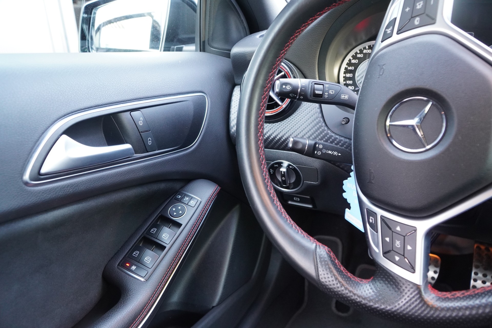 MERCEDES-BENZ A 45 AMG 4Matic Speedshift 7G-DCT-image-24
