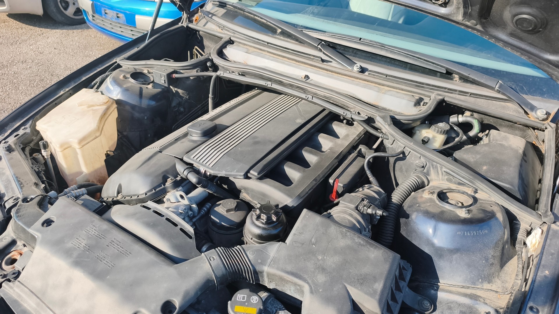BMW 328i-image-11
