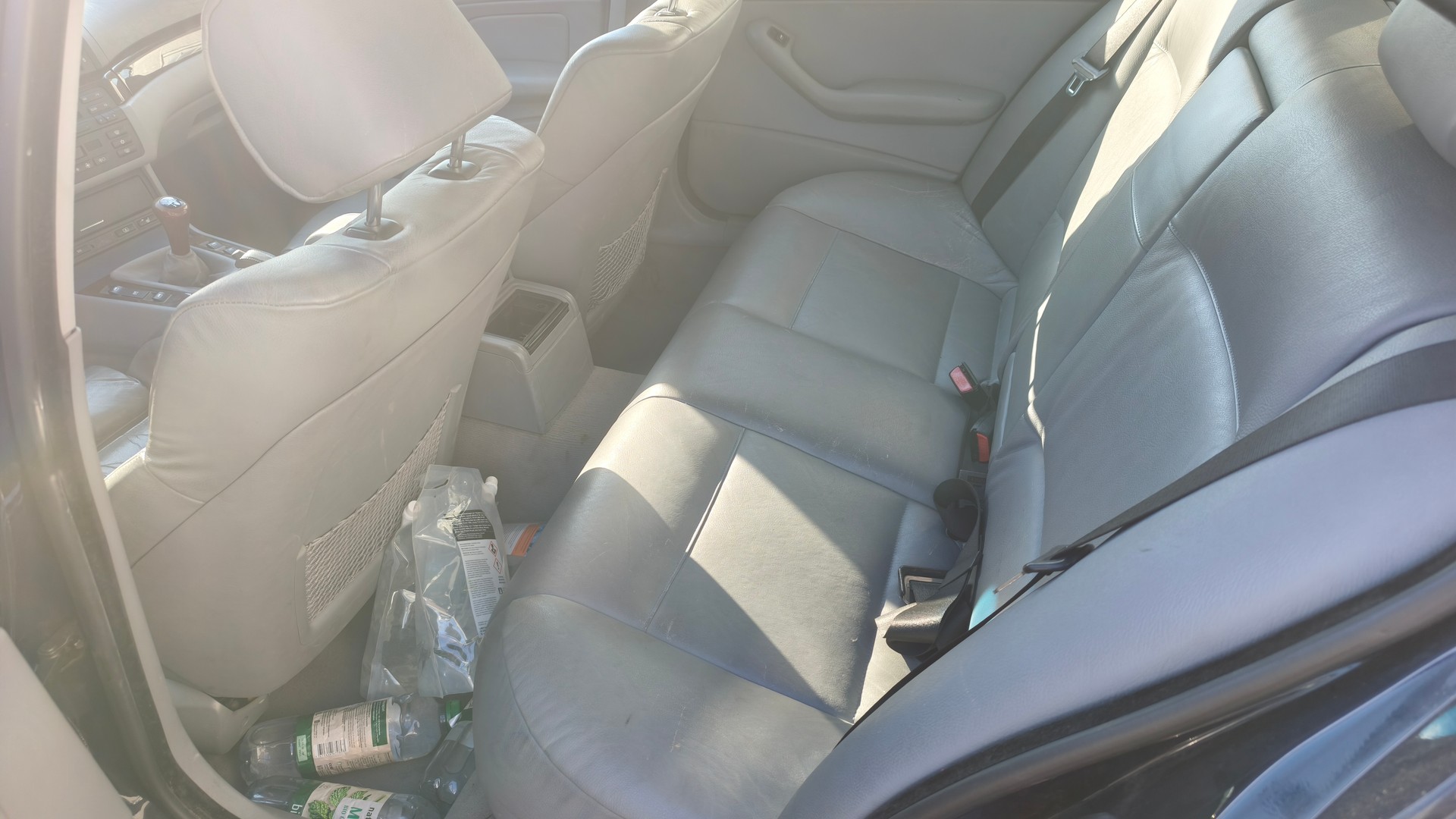 BMW 328i-image-9