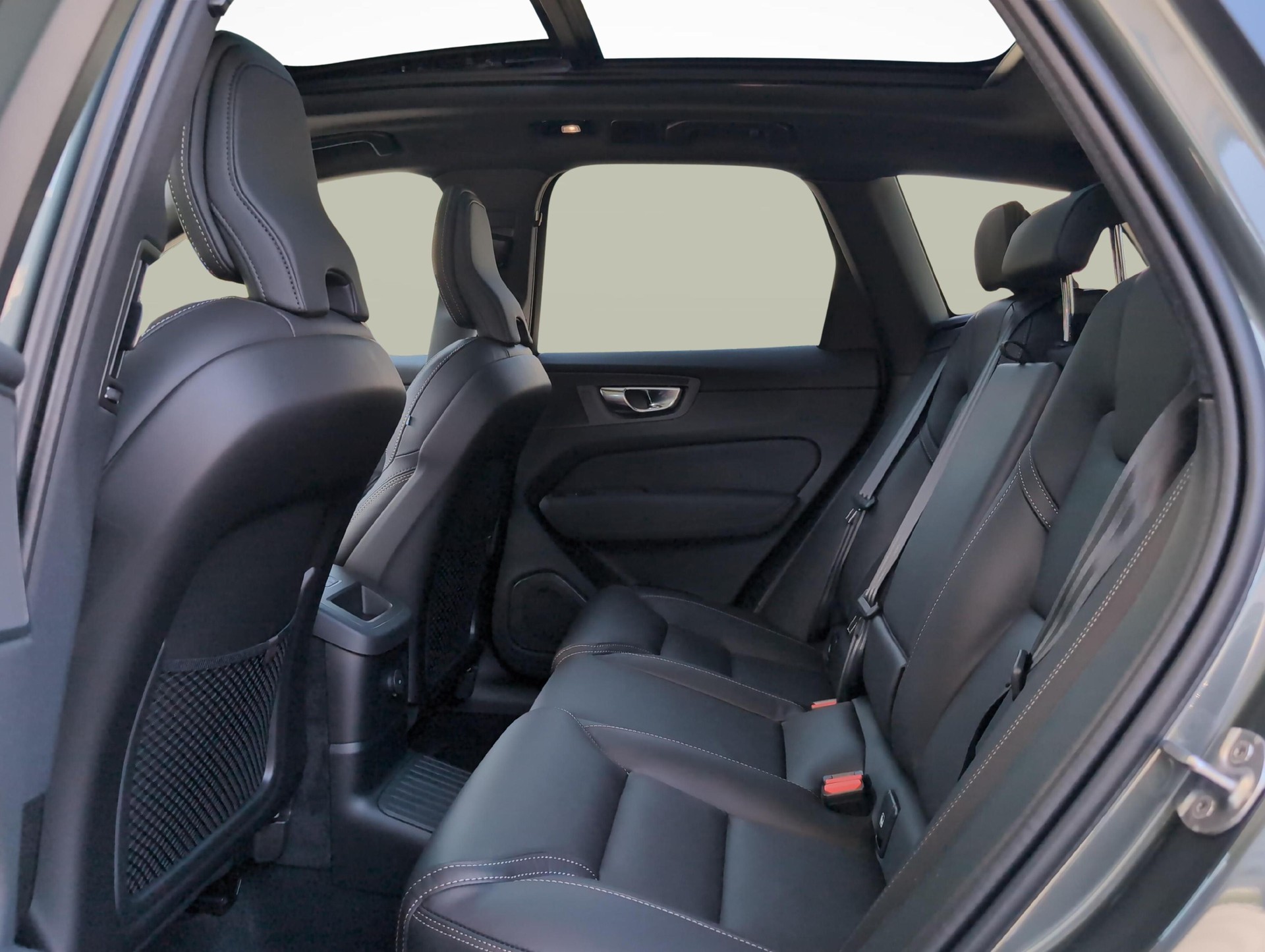 VOLVO XC60 2.0 T8 TE Ultra Dark eAWD-image-11