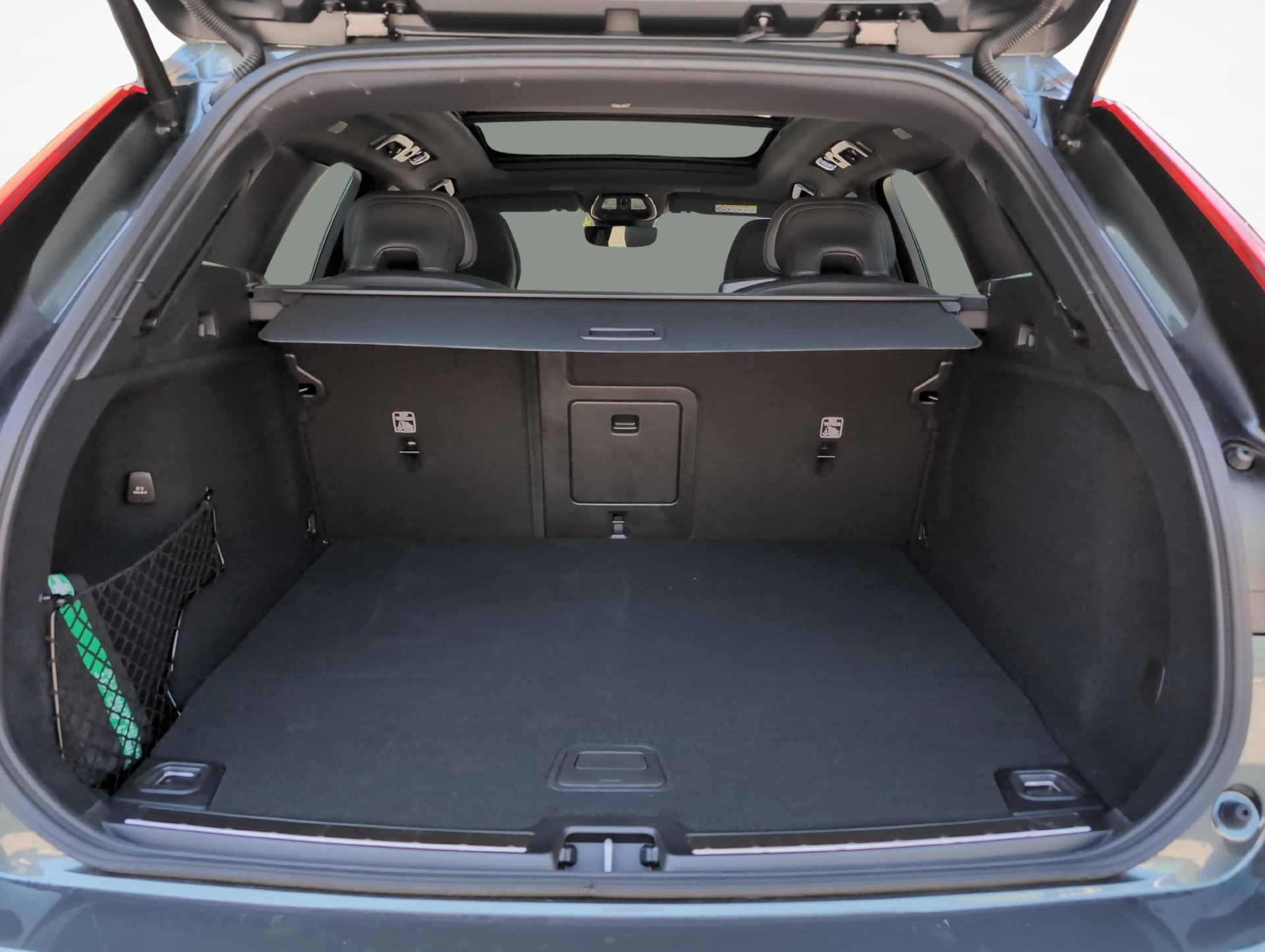 VOLVO XC60 2.0 T8 TE Ultra Dark eAWD-image-12