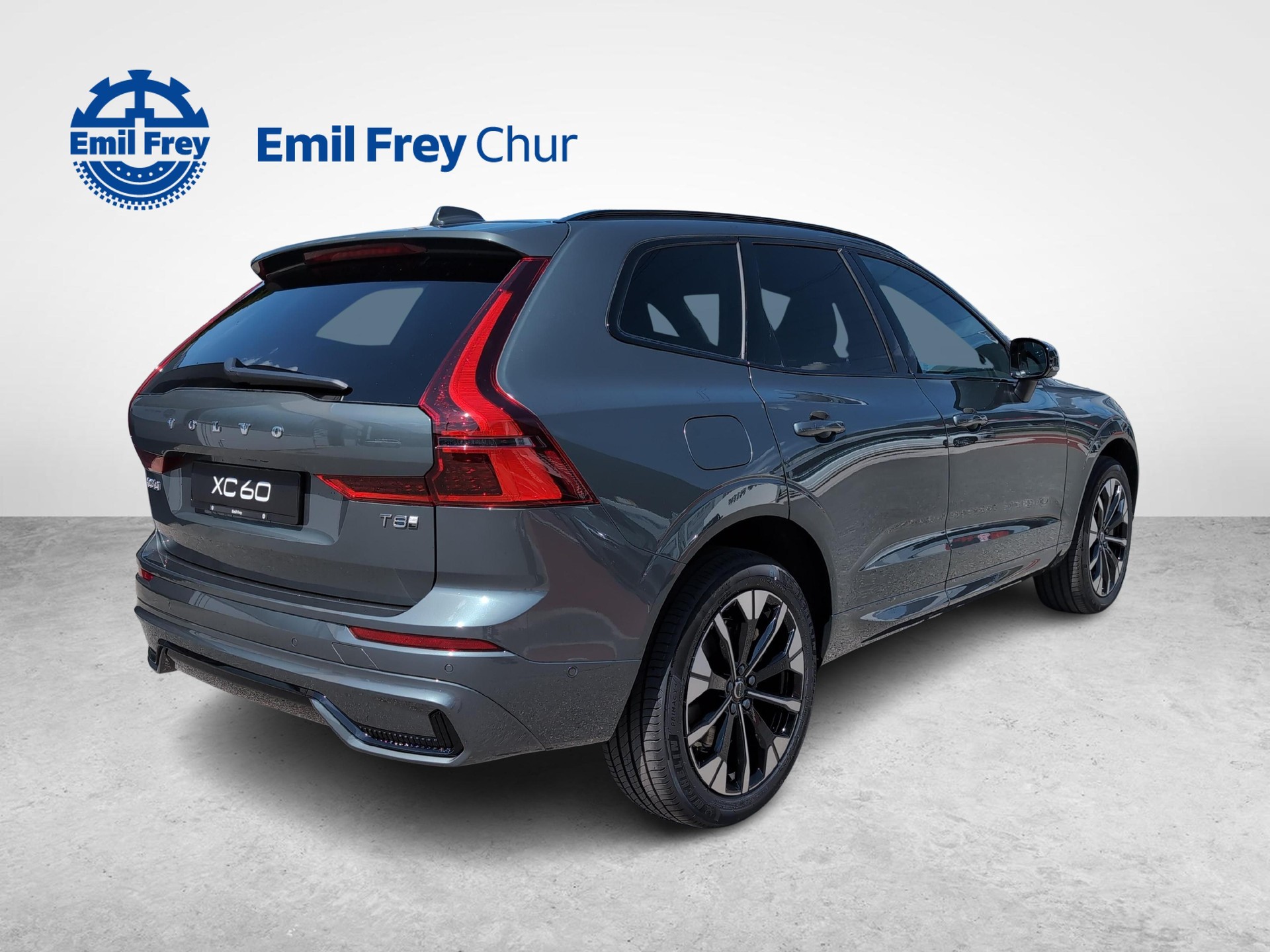 VOLVO XC60 2.0 T8 TE Ultra Dark eAWD-image-4