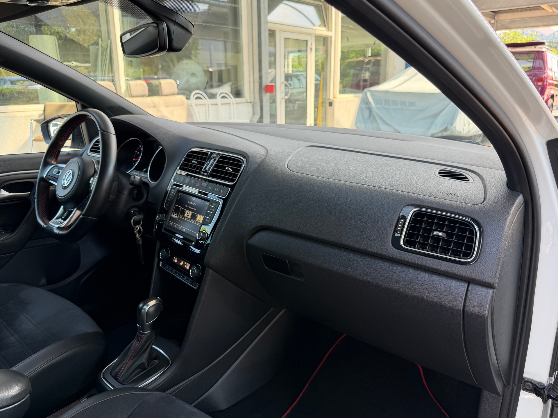 VW Polo 1.8 TSI GTI 230 DSG-image-17