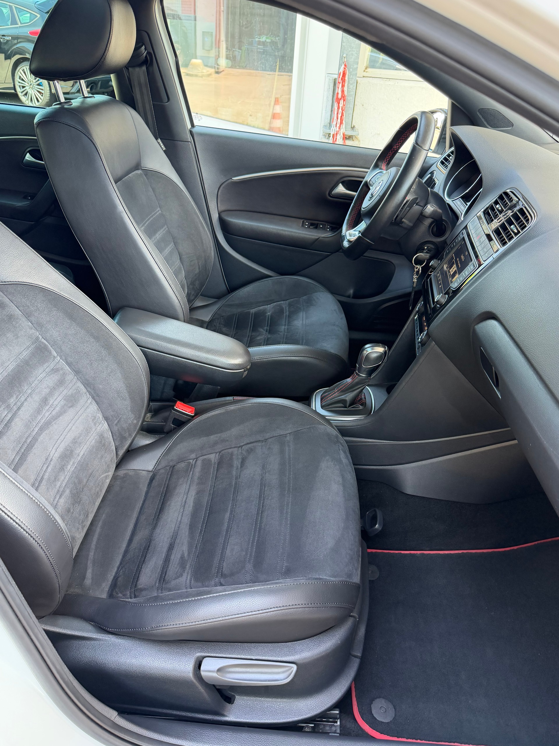 VW Polo 1.8 TSI GTI 230 DSG-image-15