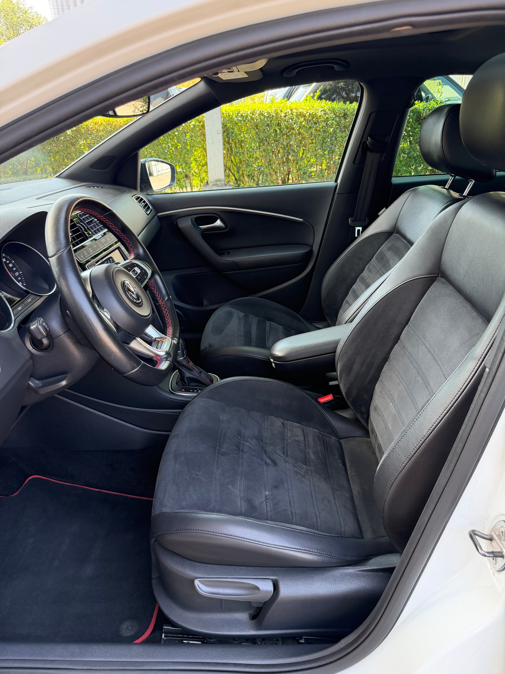 VW Polo 1.8 TSI GTI 230 DSG-image-7