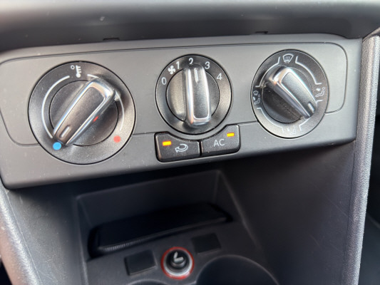 VW Polo 1.2 12V Comfort-image-9