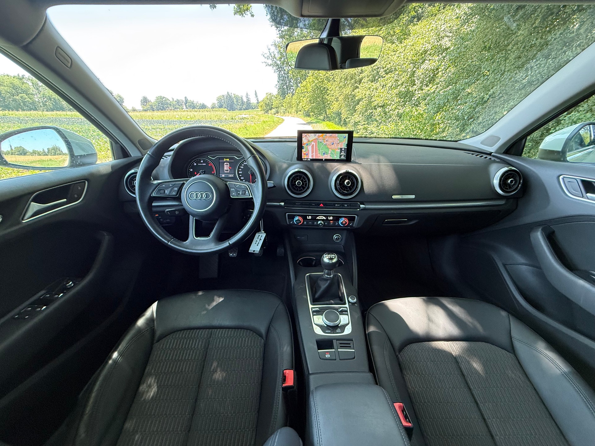 AUDI A3 Sportback 1.6 TDI Design-image-8