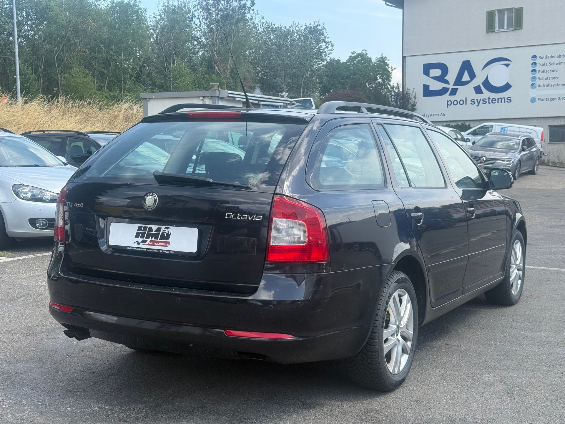 SKODA Octavia Combi 1.6 TDI Adventure 4x4-image-4