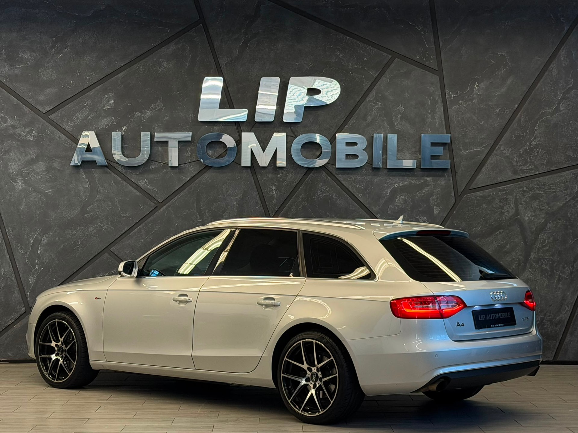 AUDI A4 Avant 1.8 TFSI multitronic-image-7