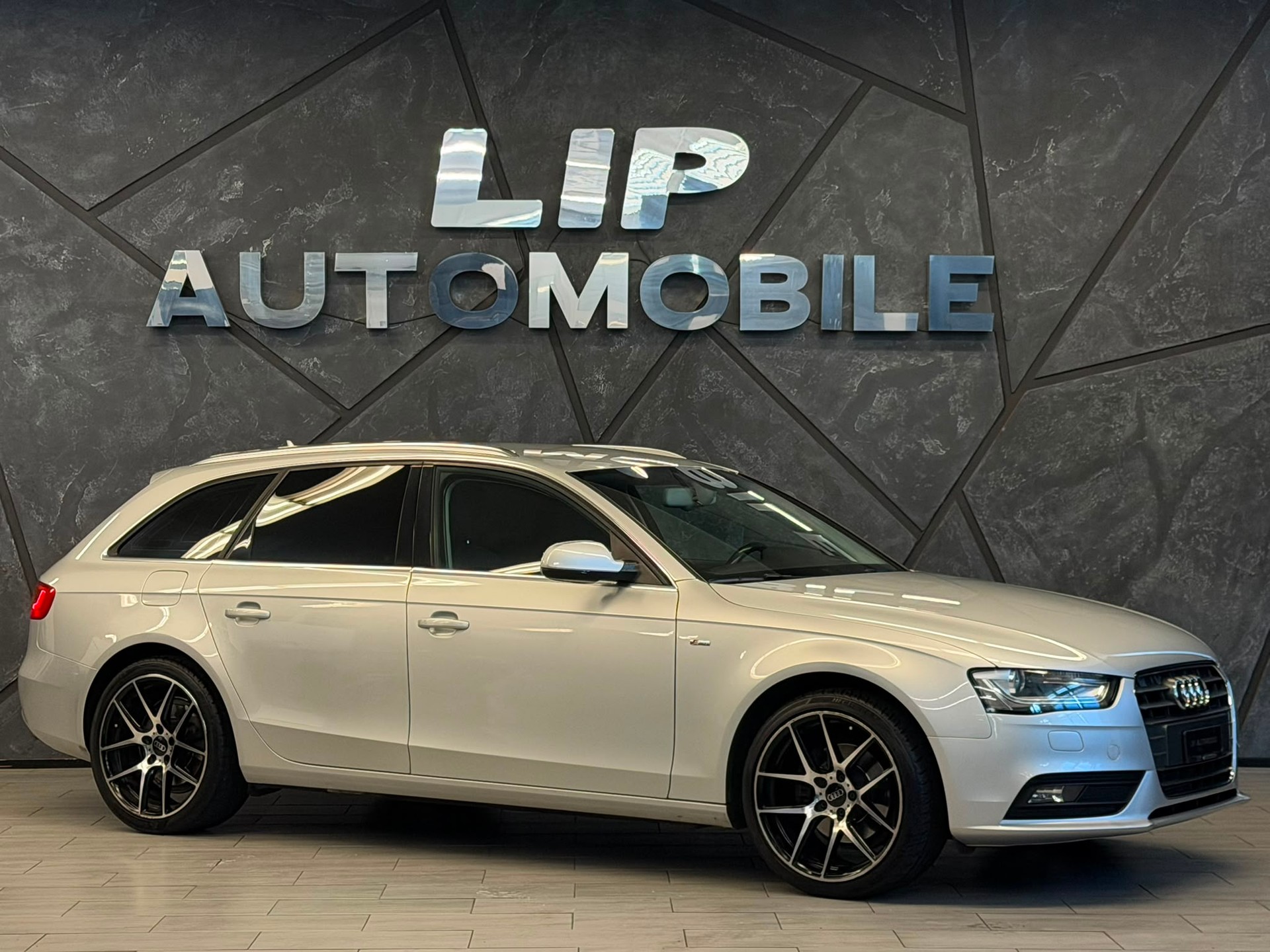 AUDI A4 Avant 1.8 TFSI multitronic-image-2