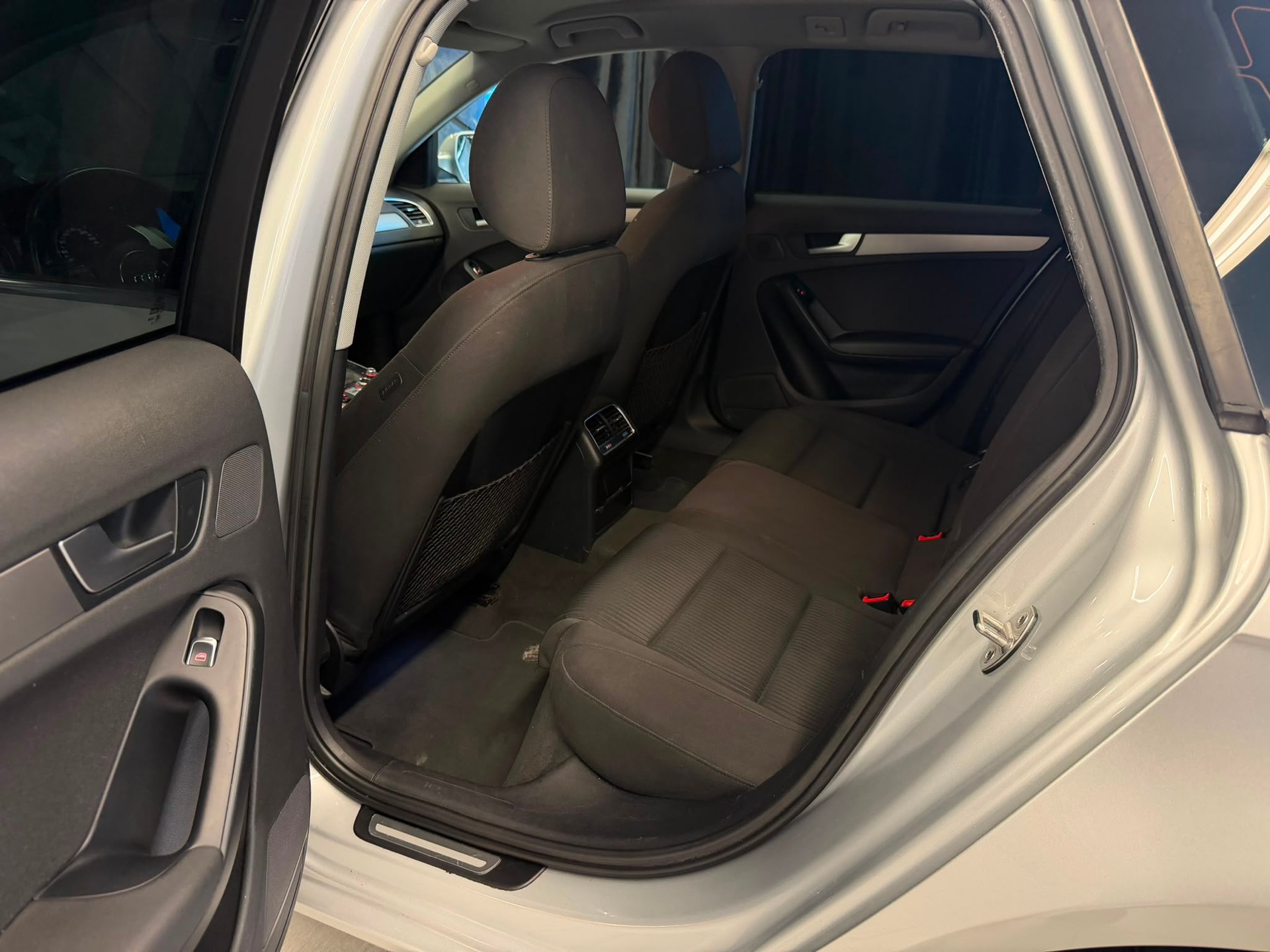 AUDI A4 Avant 1.8 TFSI multitronic-image-11