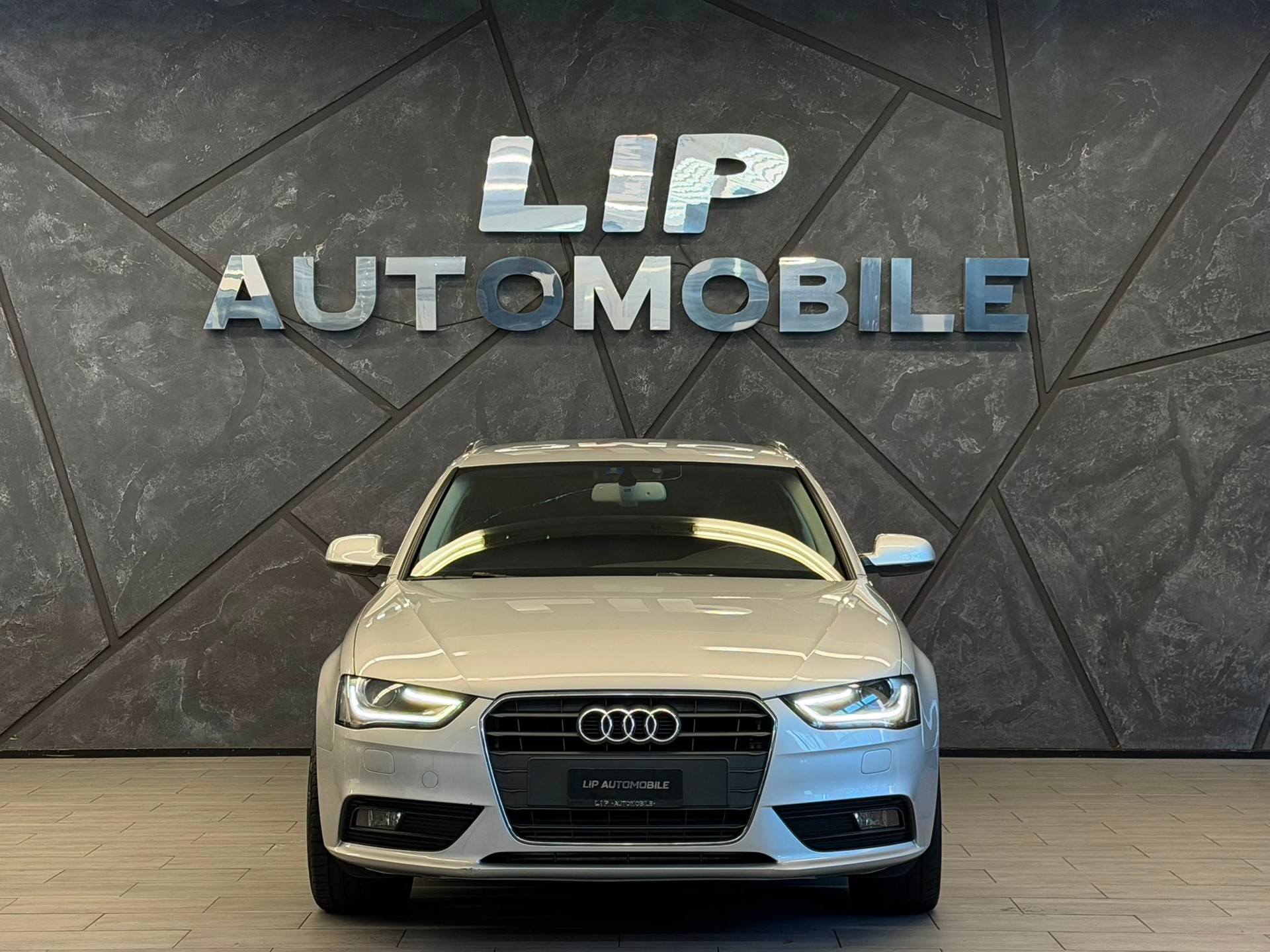 AUDI A4 Avant 1.8 TFSI multitronic-image-1