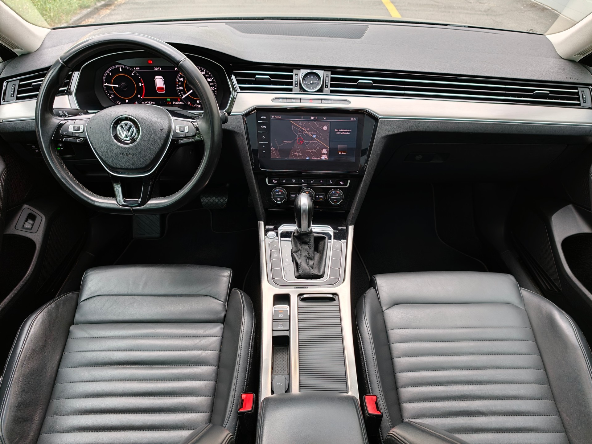 VW Passat Variant 2.0 TDI BMT Highline DSG 4Motion-image-6