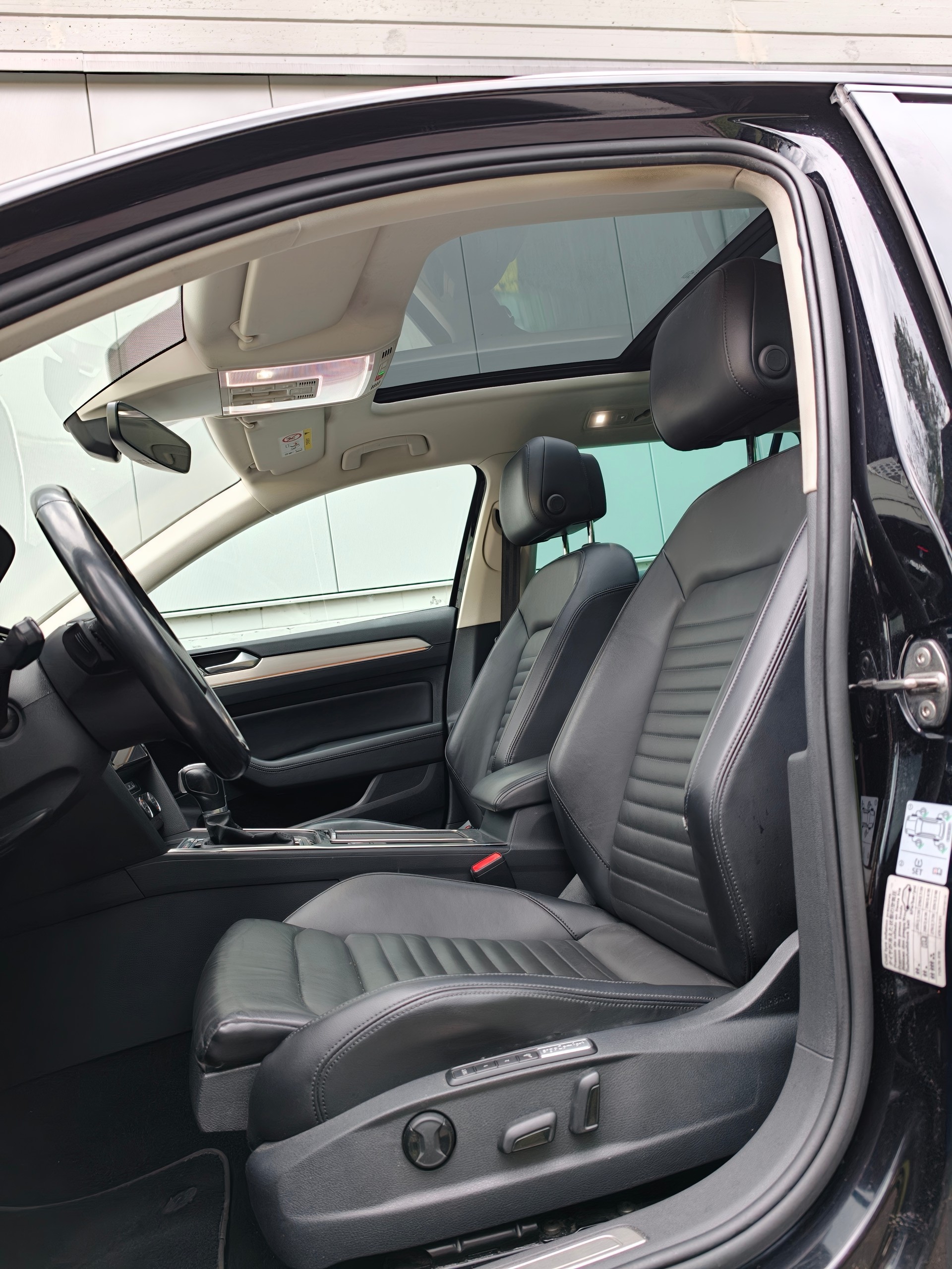 VW Passat Variant 2.0 TDI BMT Highline DSG 4Motion-image-7