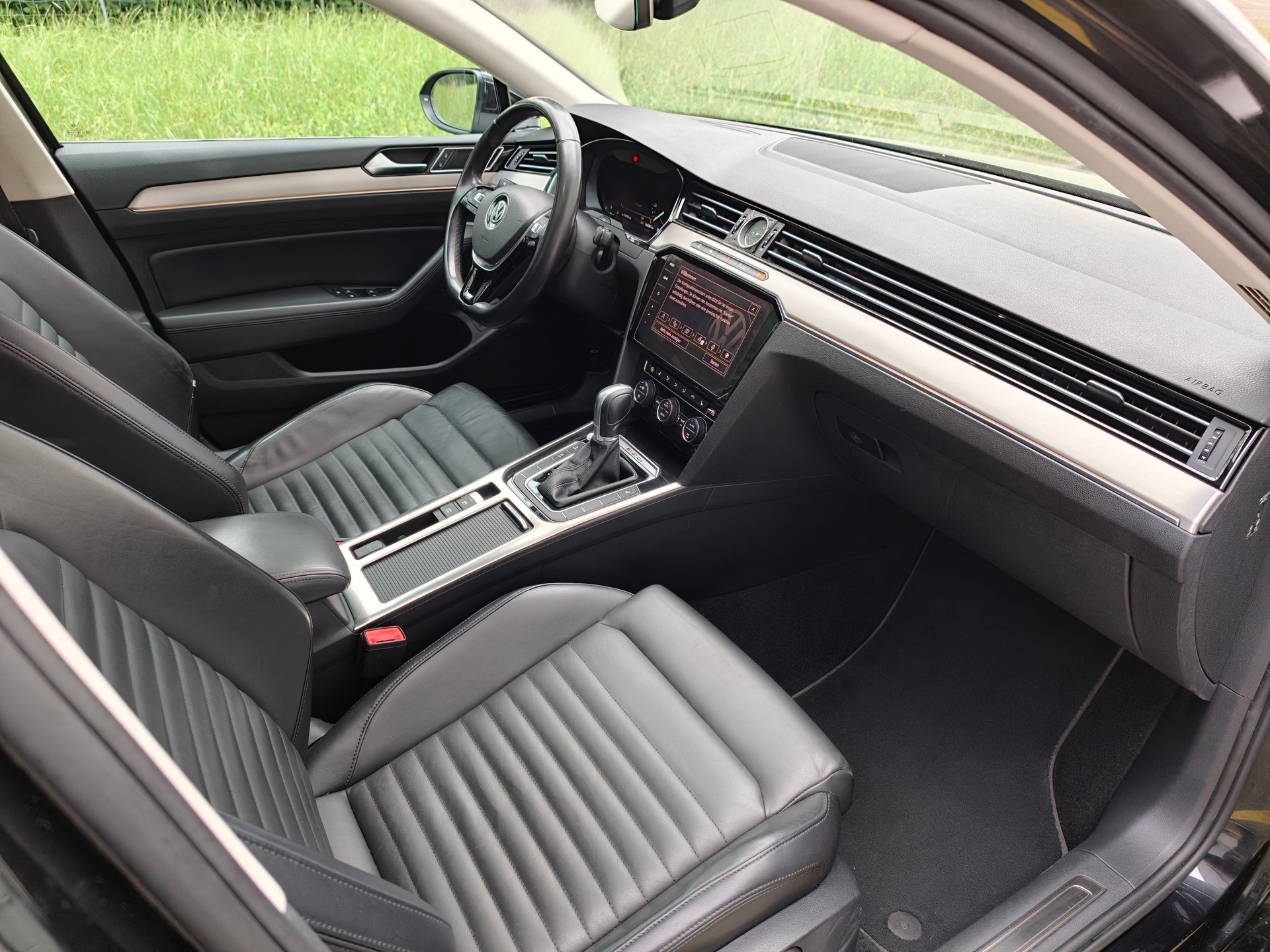 VW Passat Variant 2.0 TDI BMT Highline DSG 4Motion-image-9