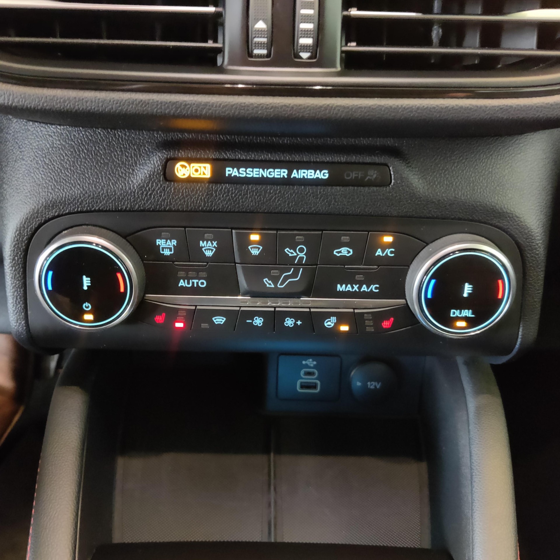FORD Kuga 2.0 EcoBlue ST-Line-image-11