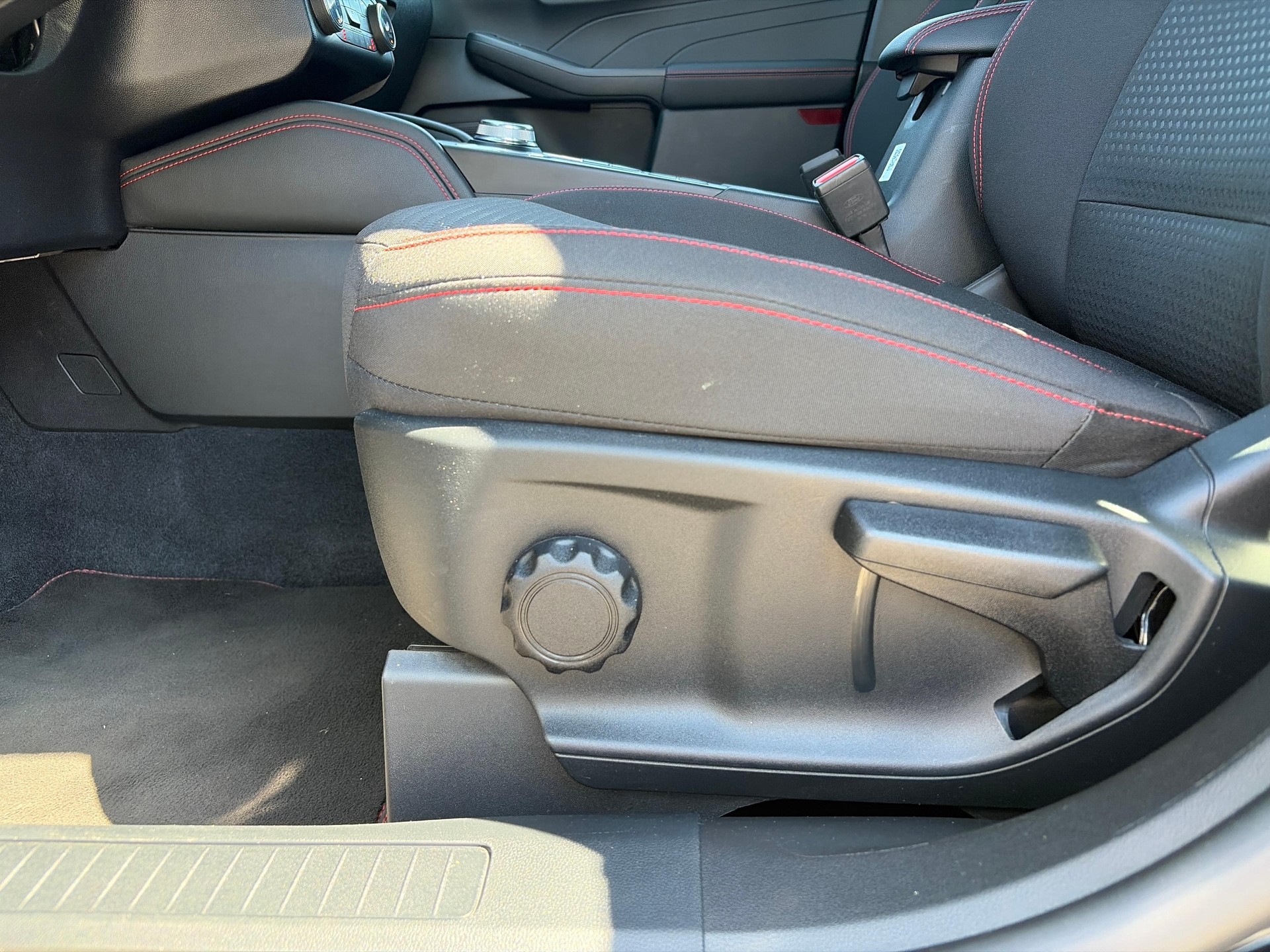 FORD Kuga 2.0 EcoBlue ST-Line-image-11