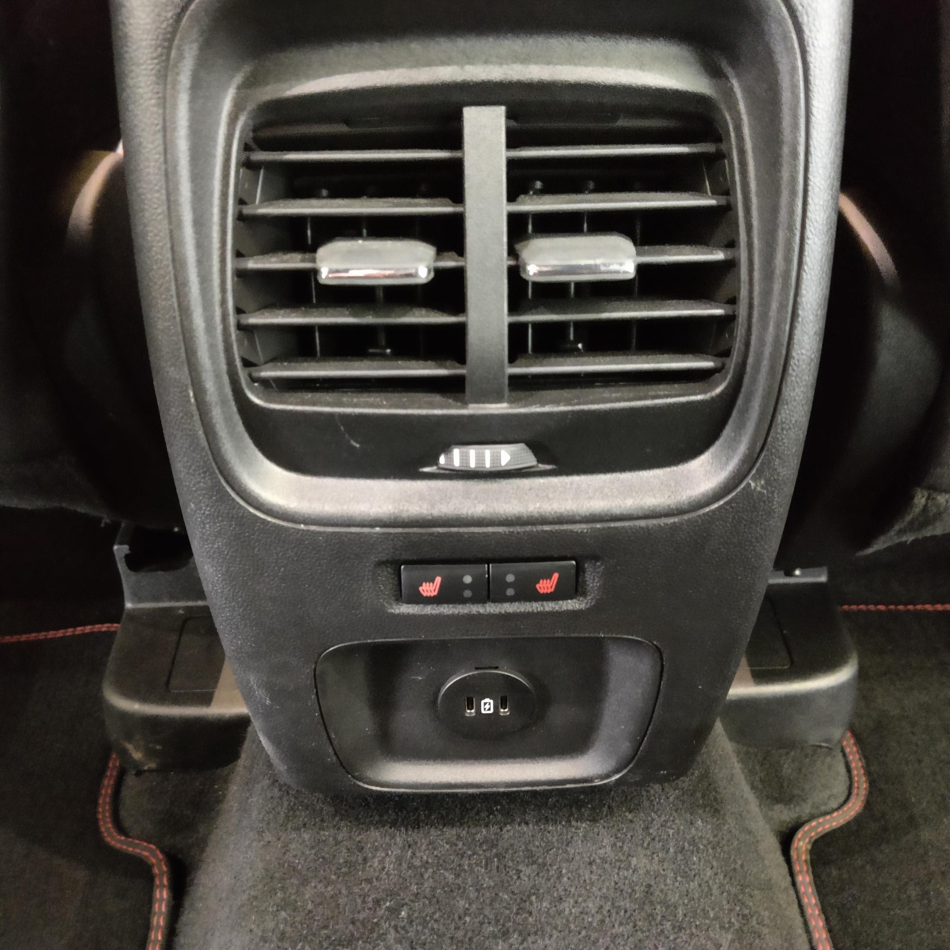 FORD Kuga 2.0 EcoBlue ST-Line-image-21