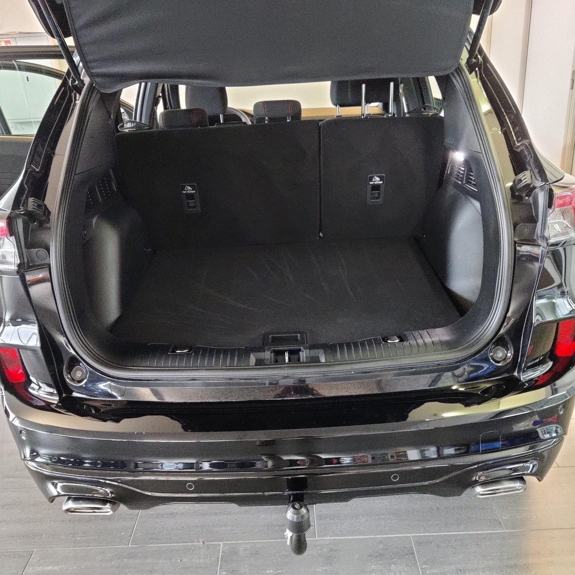 FORD Kuga 2.0 EcoBlue ST-Line-image-17