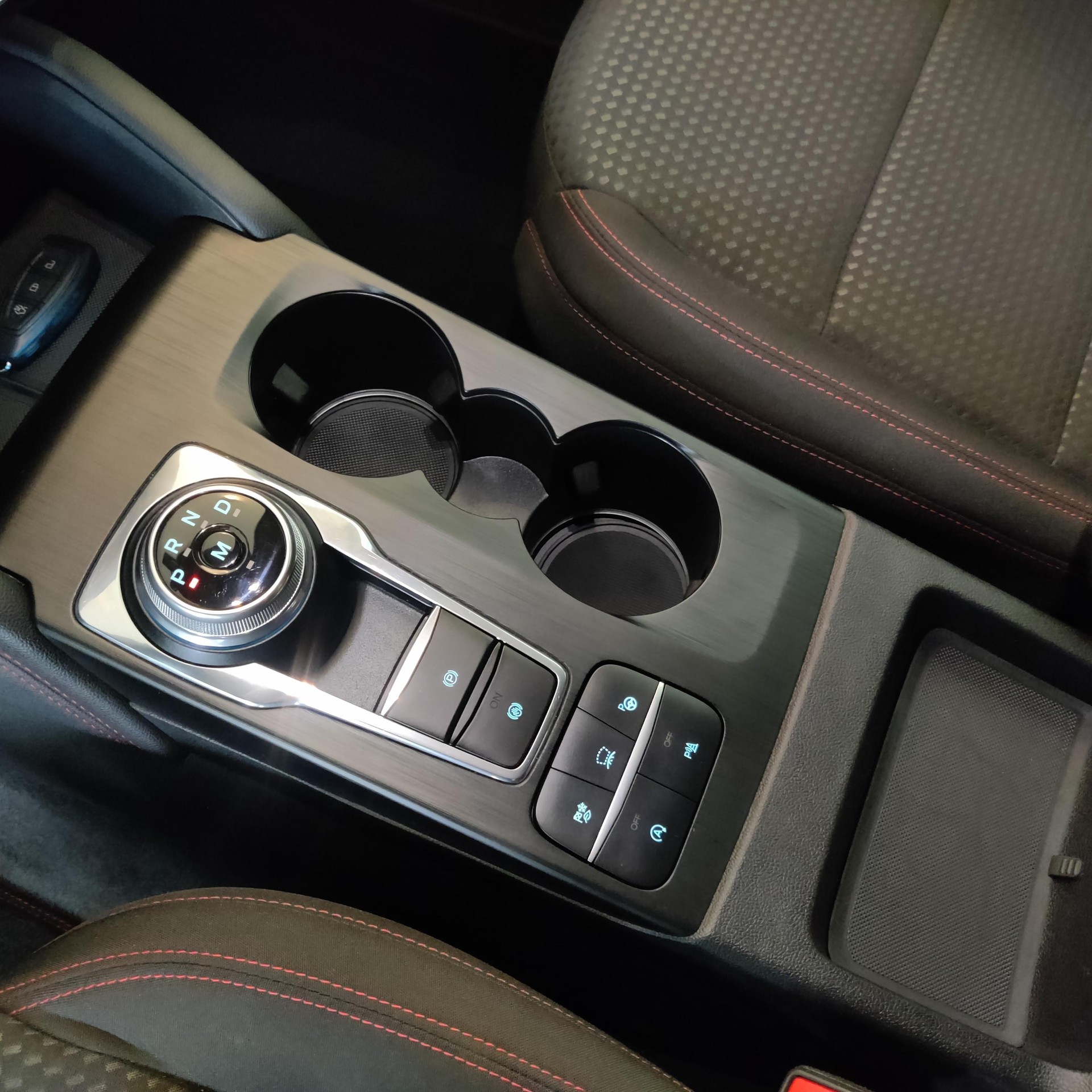 FORD Kuga 2.0 EcoBlue ST-Line-image-12