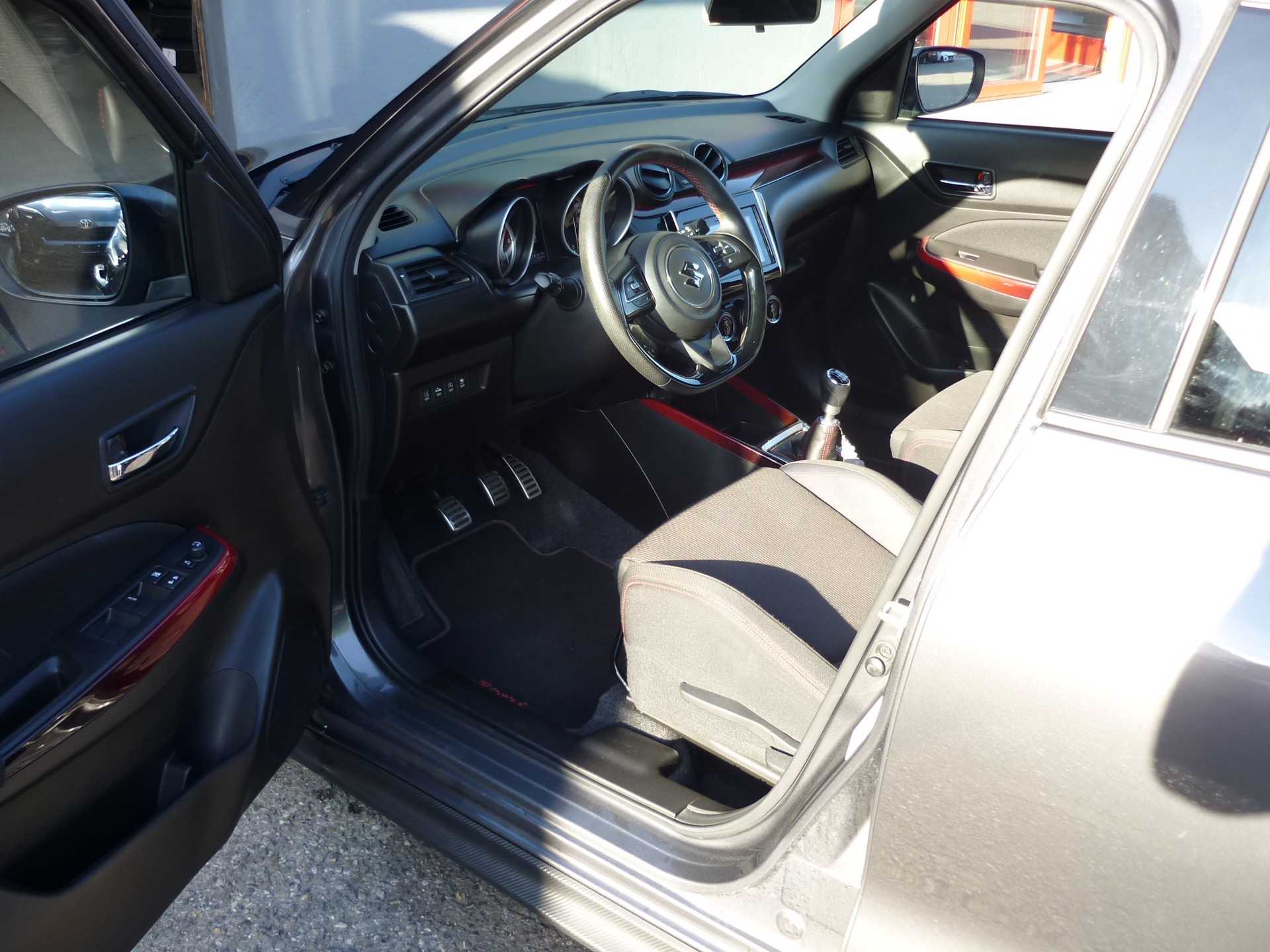 SUZUKI Swift Sport 1.4i 16V Compact Top-image-4