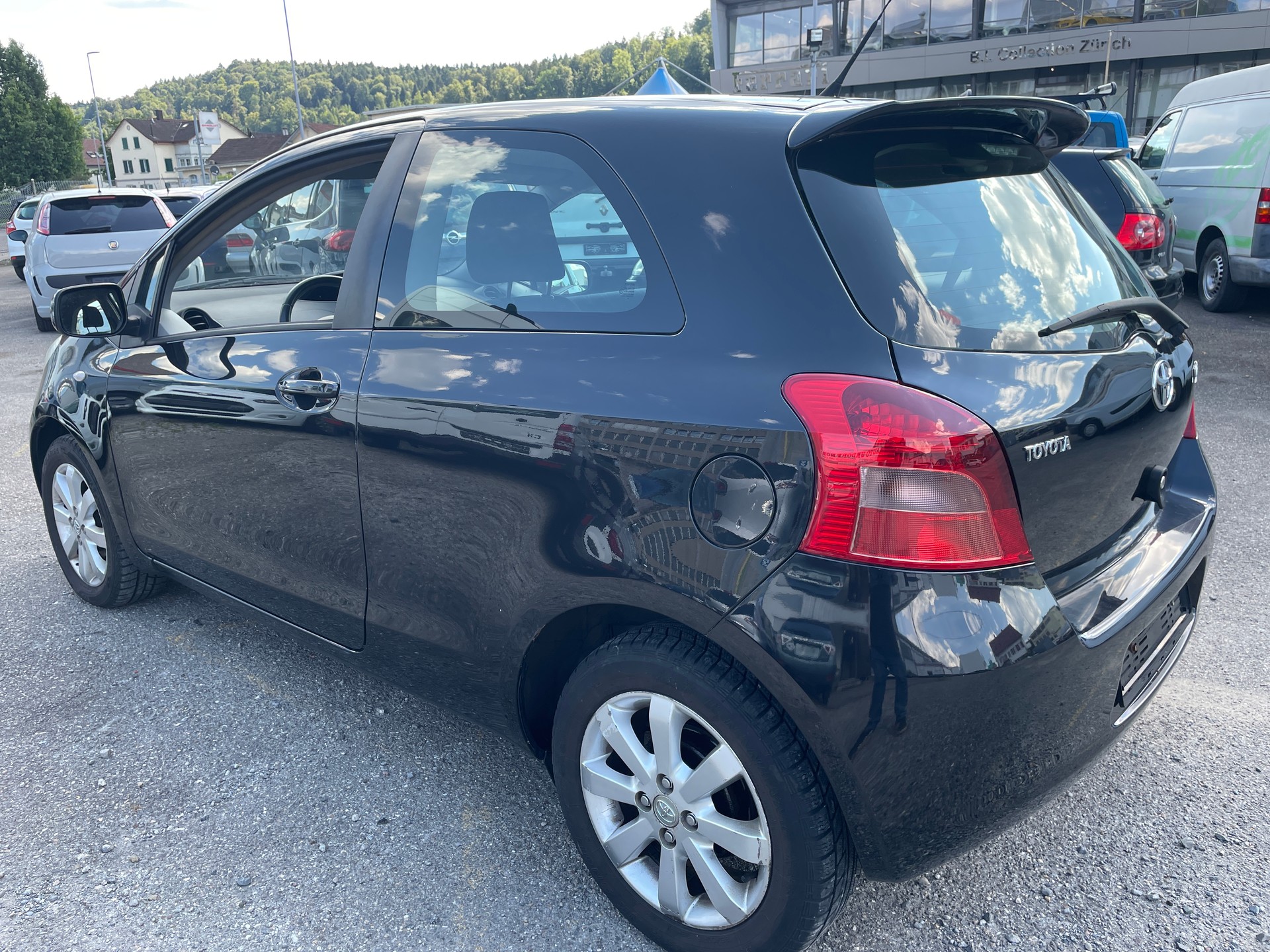 TOYOTA Yaris 1.3 Chic-image-4