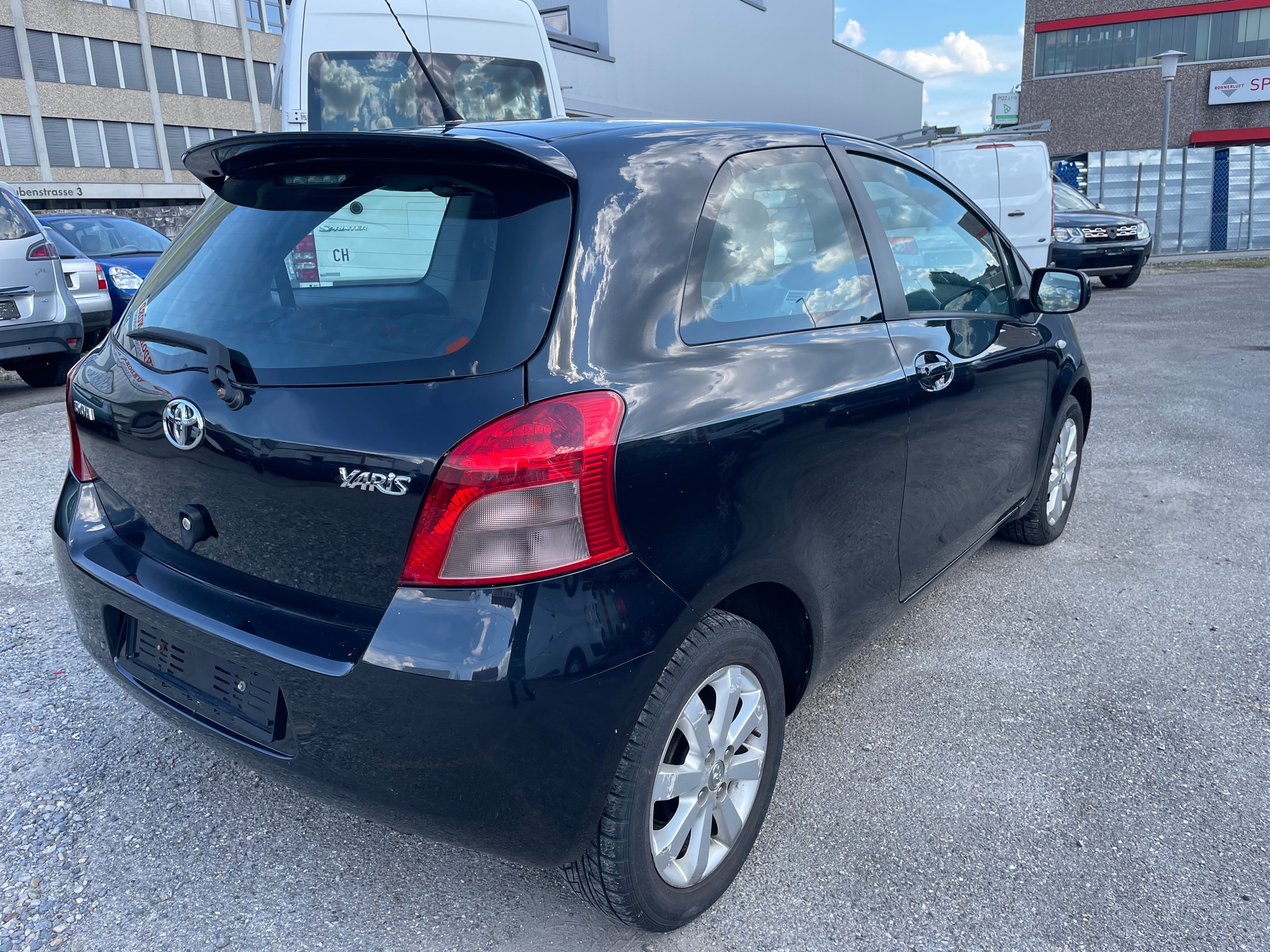 TOYOTA Yaris 1.3 Chic-image-3