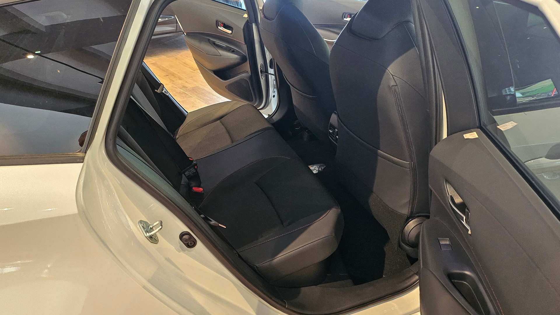 TOYOTA Corolla Touring Sports 2.0 HSD GR Sport e-CVT-image-20