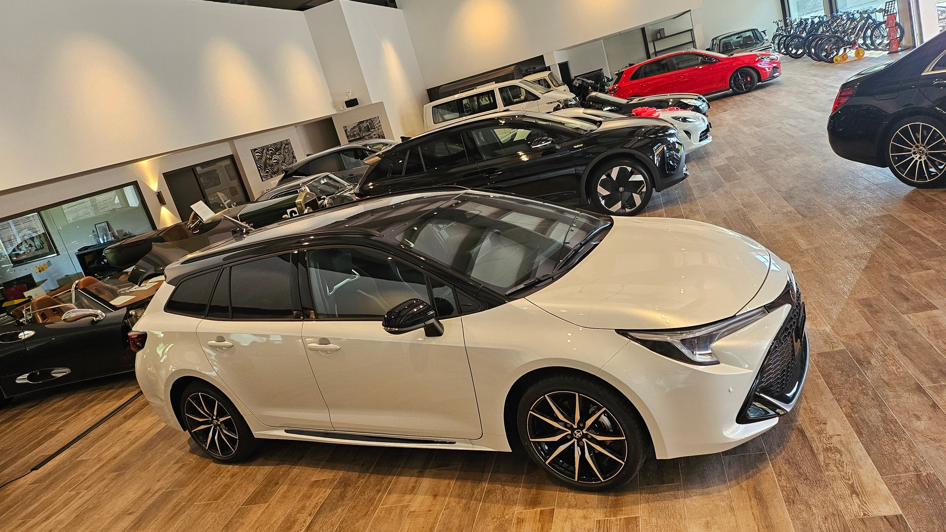TOYOTA Corolla Touring Sports 2.0 HSD GR Sport e-CVT-image-7