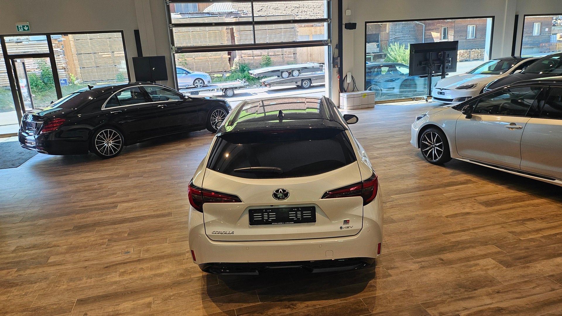 TOYOTA Corolla Touring Sports 2.0 HSD GR Sport e-CVT-image-11