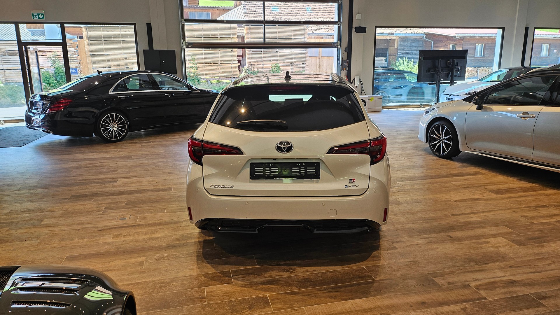 TOYOTA Corolla Touring Sports 2.0 HSD GR Sport e-CVT-image-10