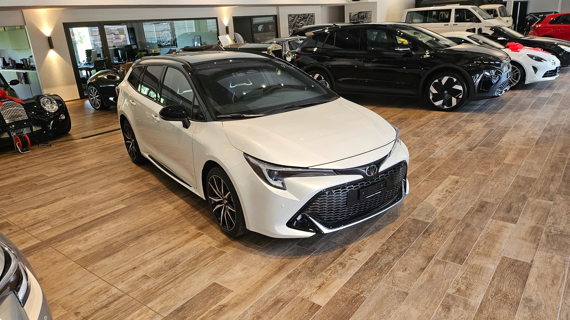 TOYOTA Corolla Touring Sports 2.0 HSD GR Sport e-CVT-image-5