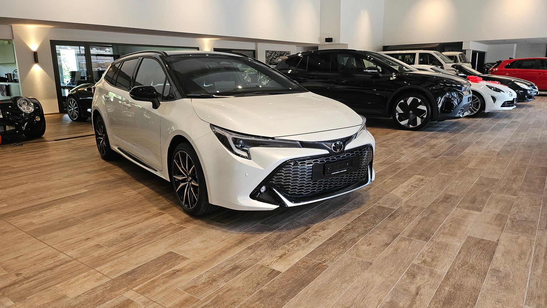 TOYOTA Corolla Touring Sports 2.0 HSD GR Sport e-CVT-image-4