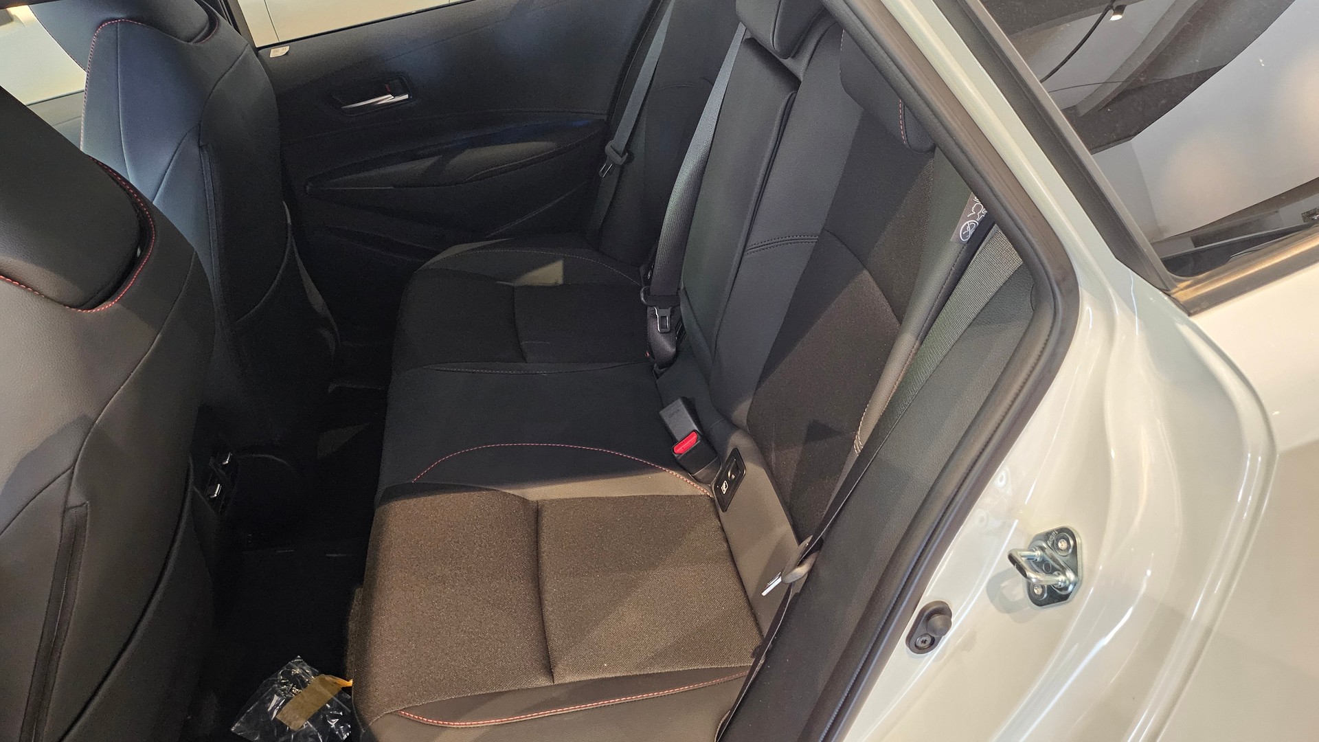 TOYOTA Corolla Touring Sports 2.0 HSD GR Sport e-CVT-image-22