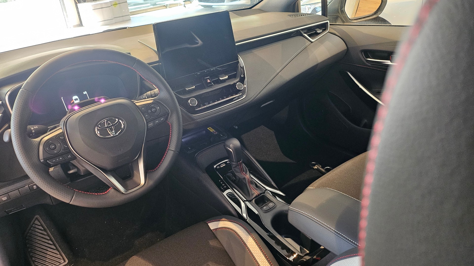 TOYOTA Corolla Touring Sports 2.0 HSD GR Sport e-CVT-image-23