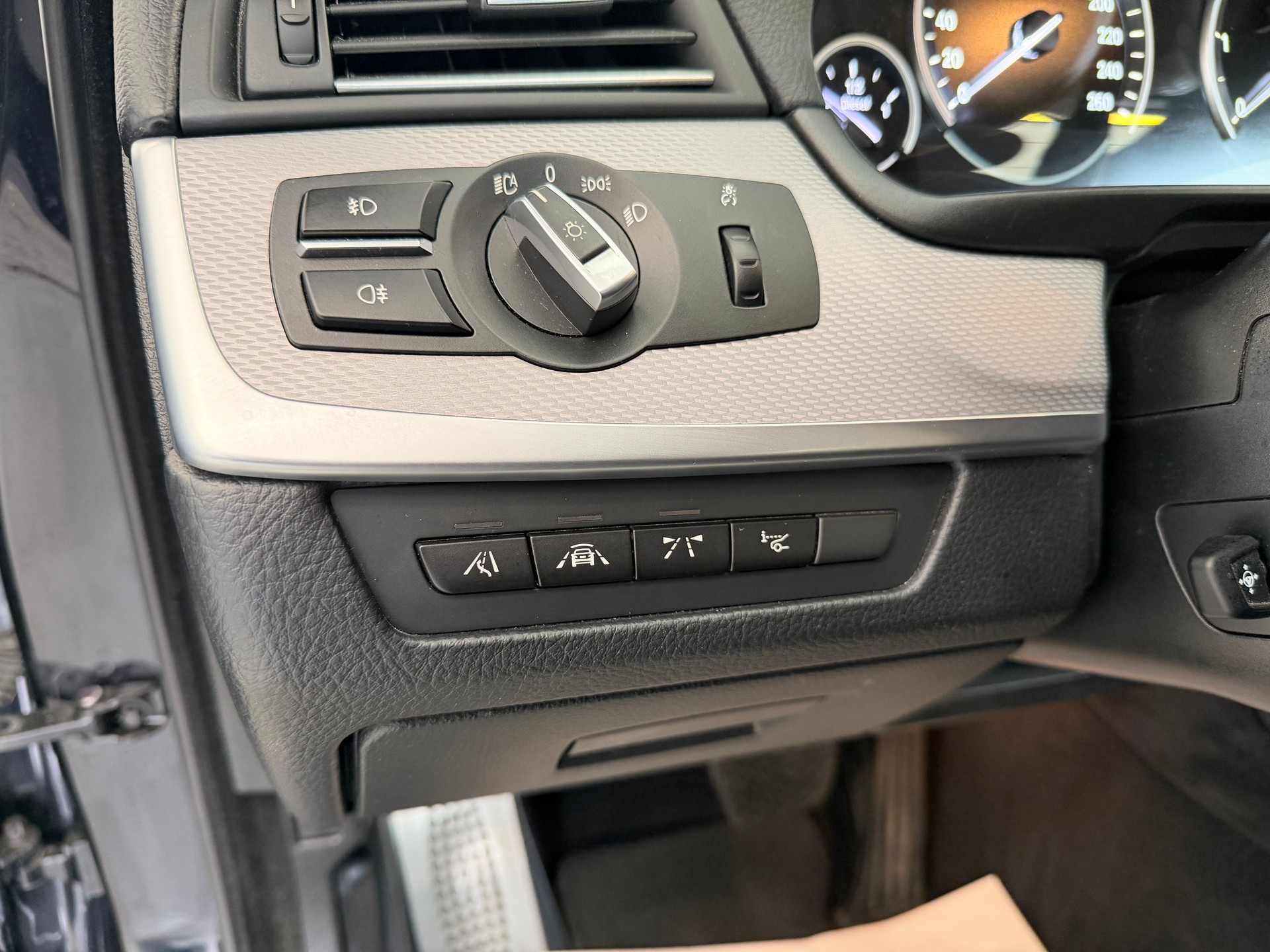 BMW 520d Touring xDrive Steptronic-image-10