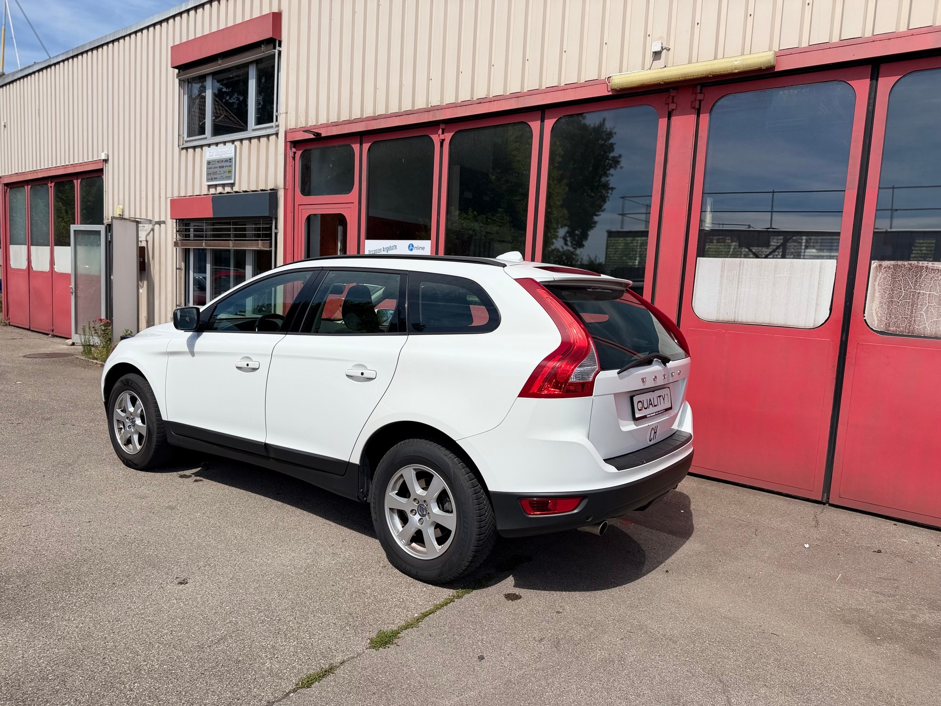 VOLVO XC60 D3 AWD Kinetic Geartronic-image-3