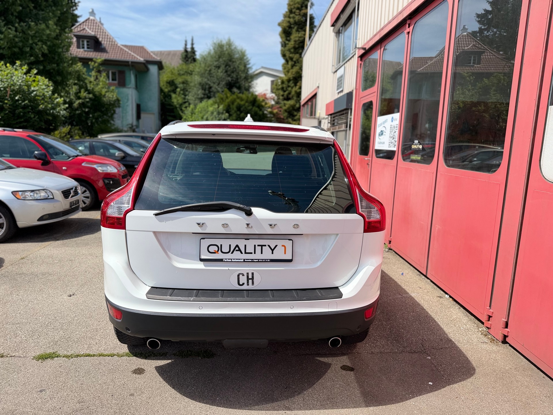 VOLVO XC60 D3 AWD Kinetic Geartronic-image-4